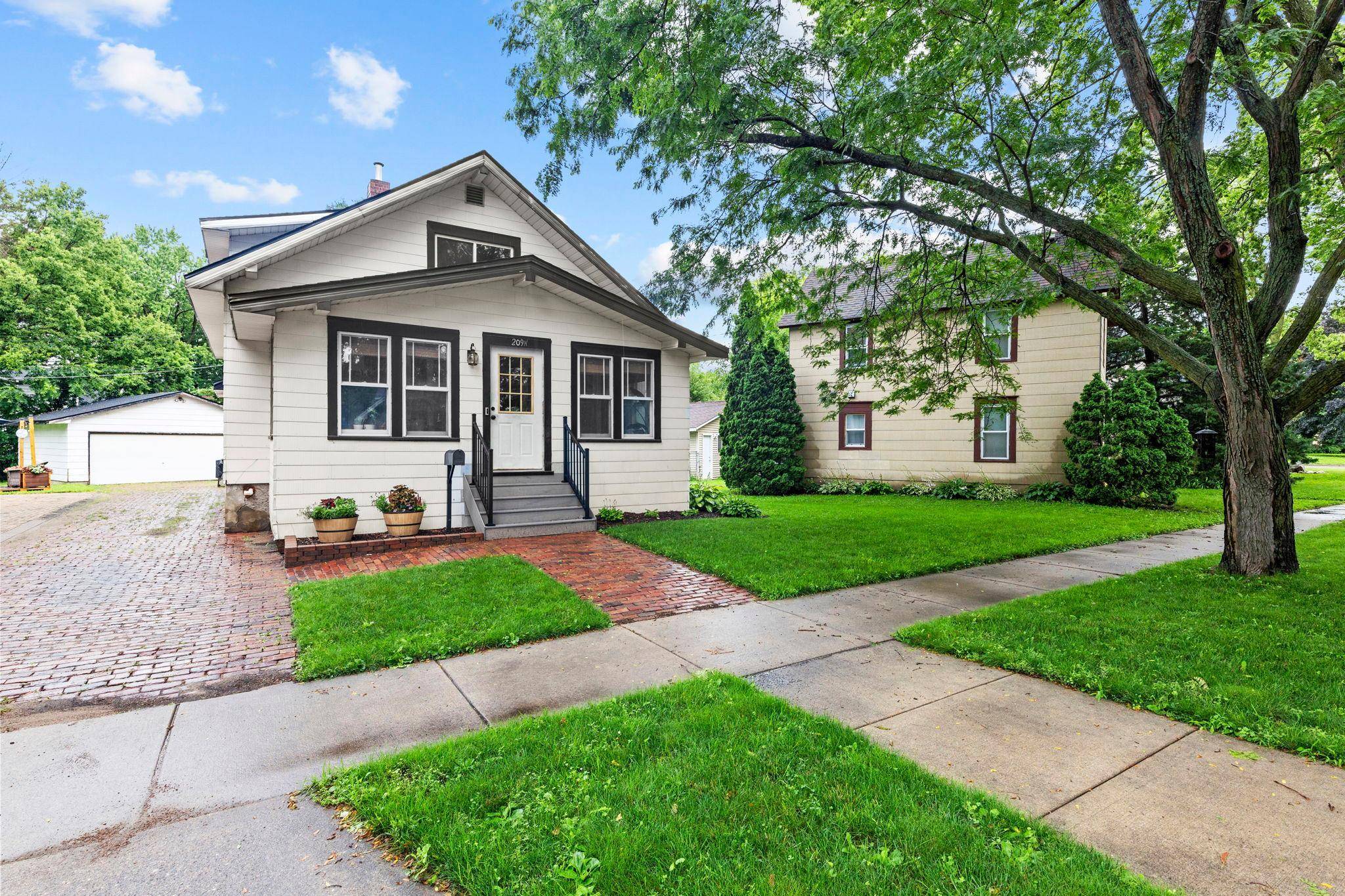 209 3rd ST W, Jordan, MN 55352