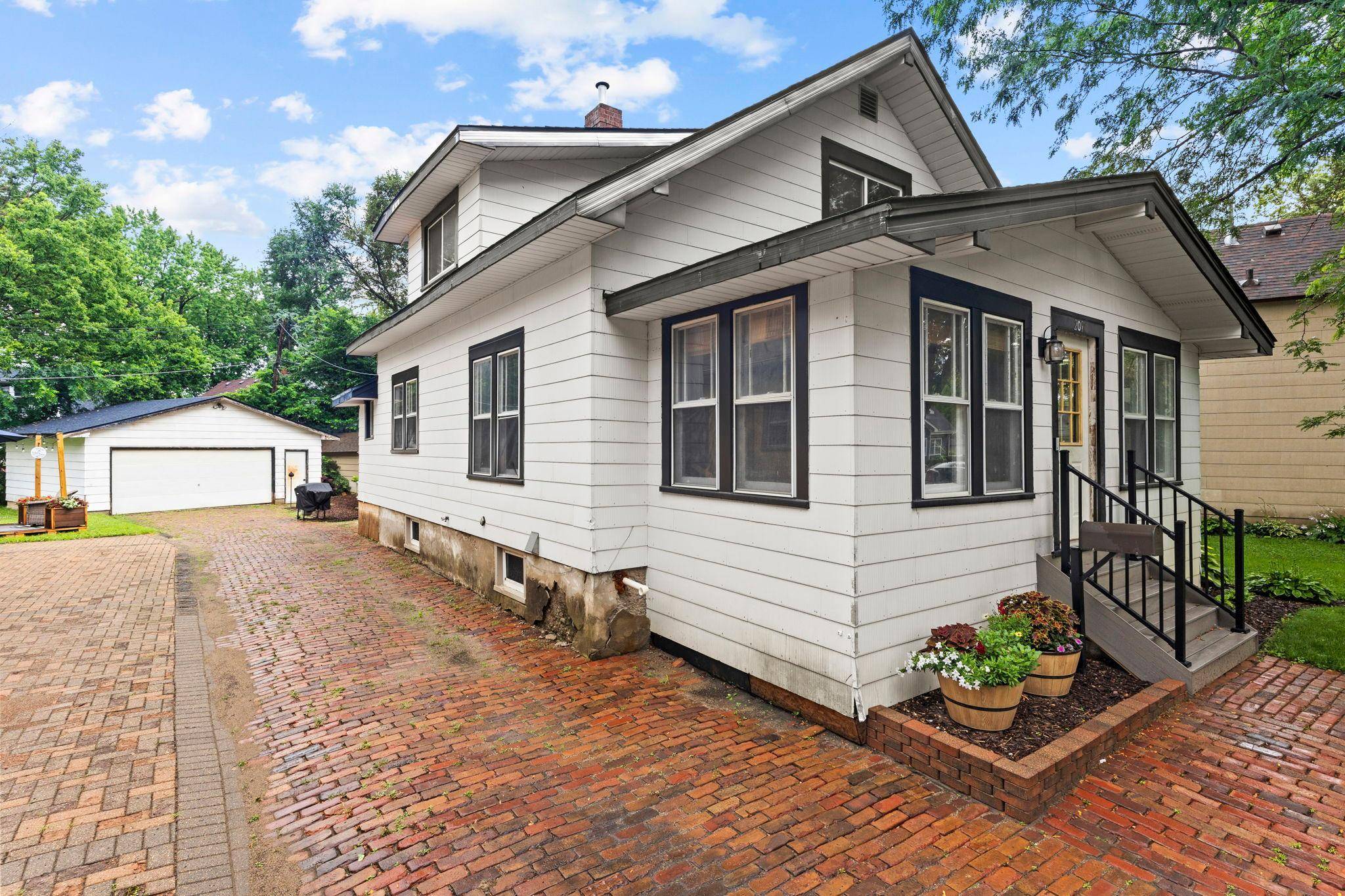 209 3rd ST W, Jordan, MN 55352