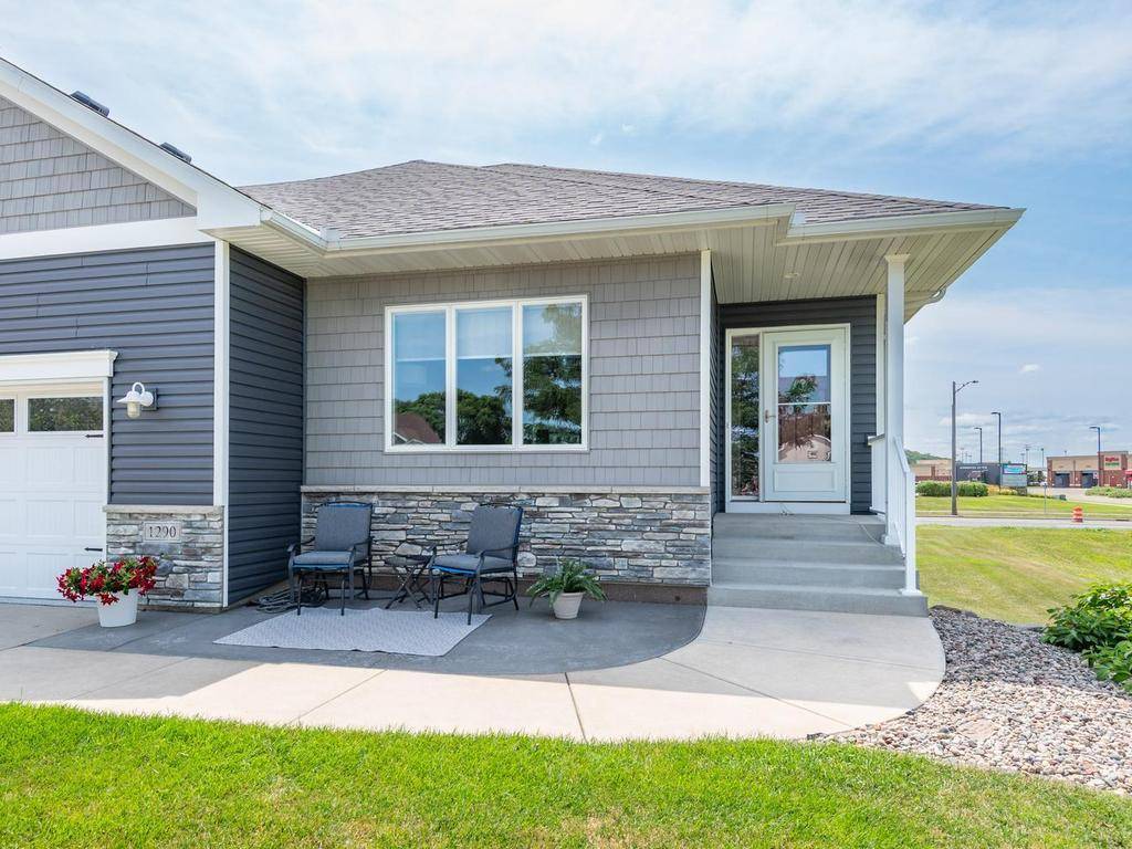 1290 Parkview CT, Shakopee, MN 55379