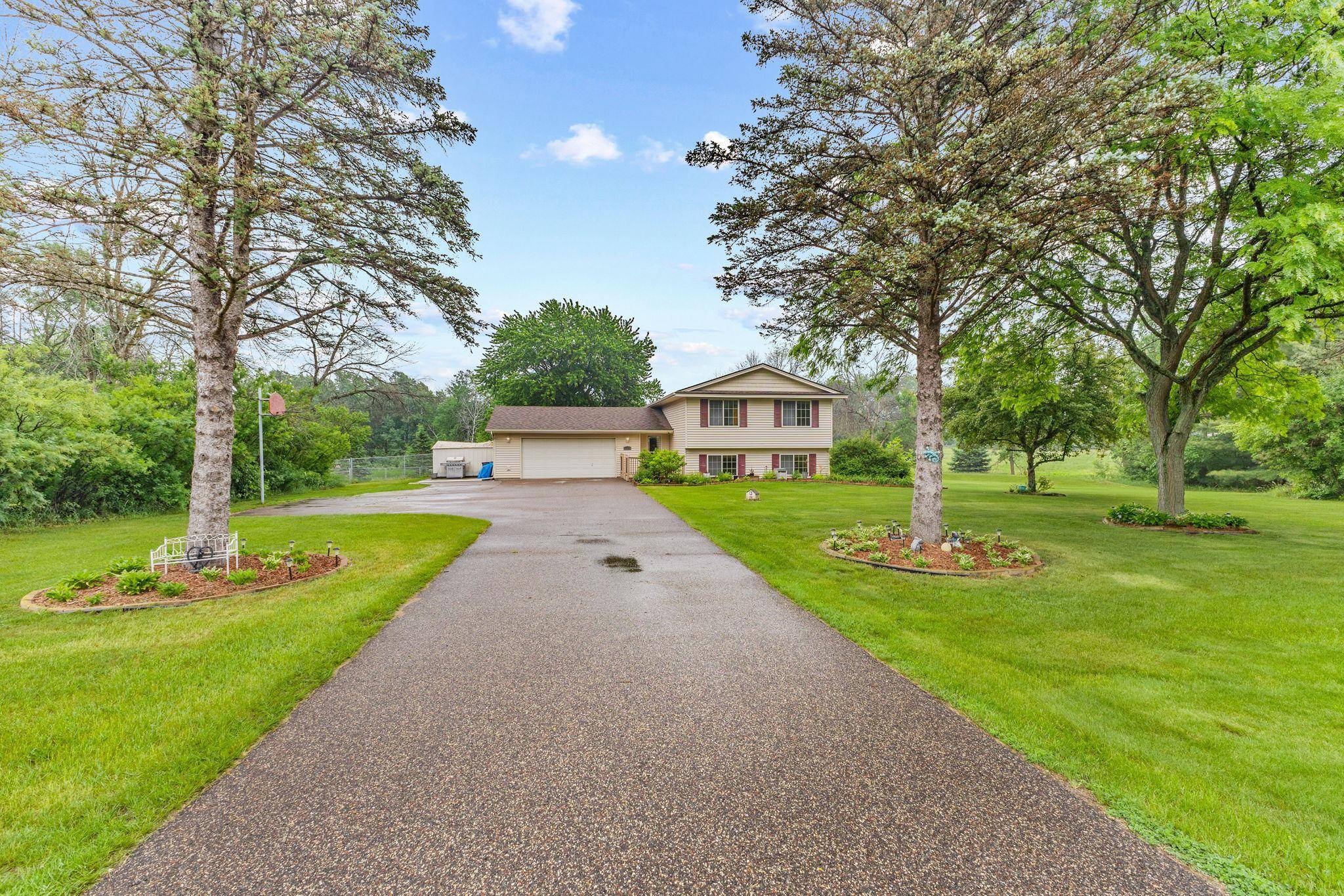 20075 Uplander ST NW, Oak Grove, MN 55011