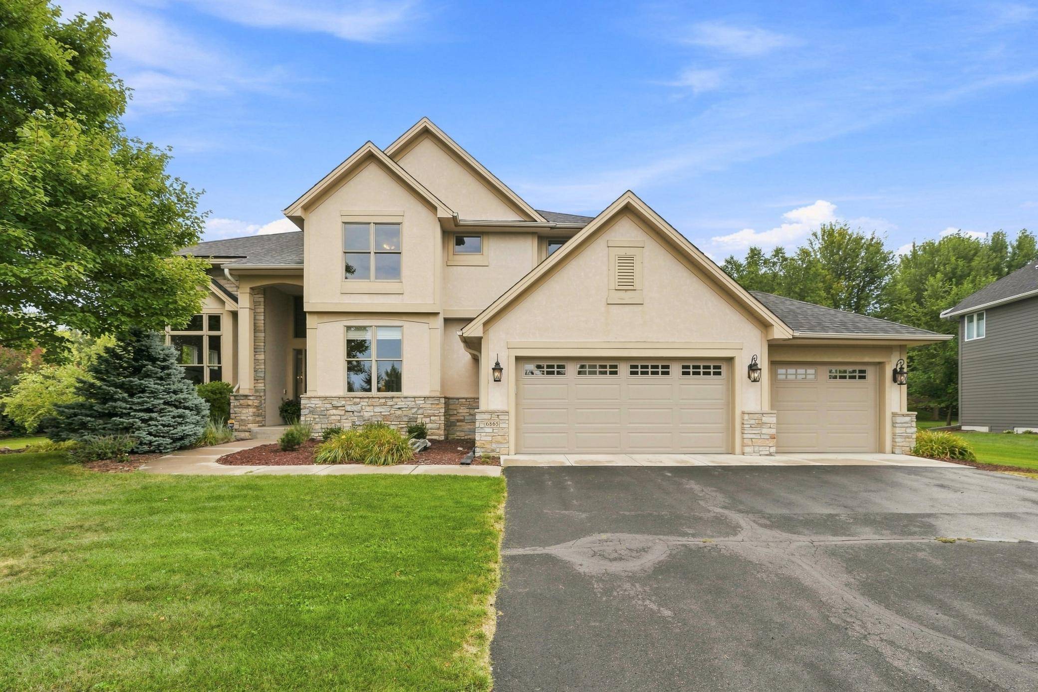 6865 Sapphire LN, Chanhassen, MN 55317