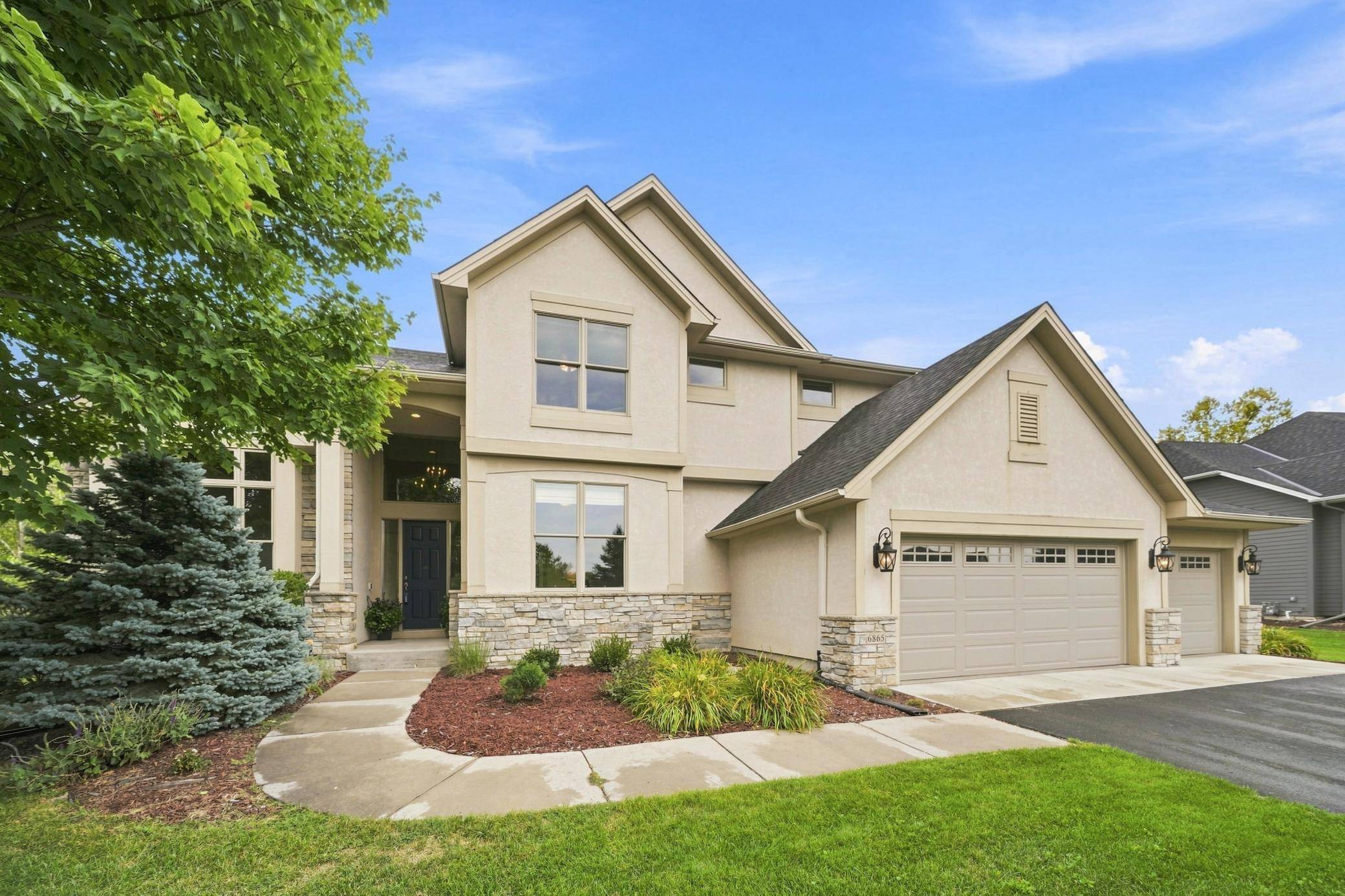 6865 Sapphire LN, Chanhassen, MN 55317