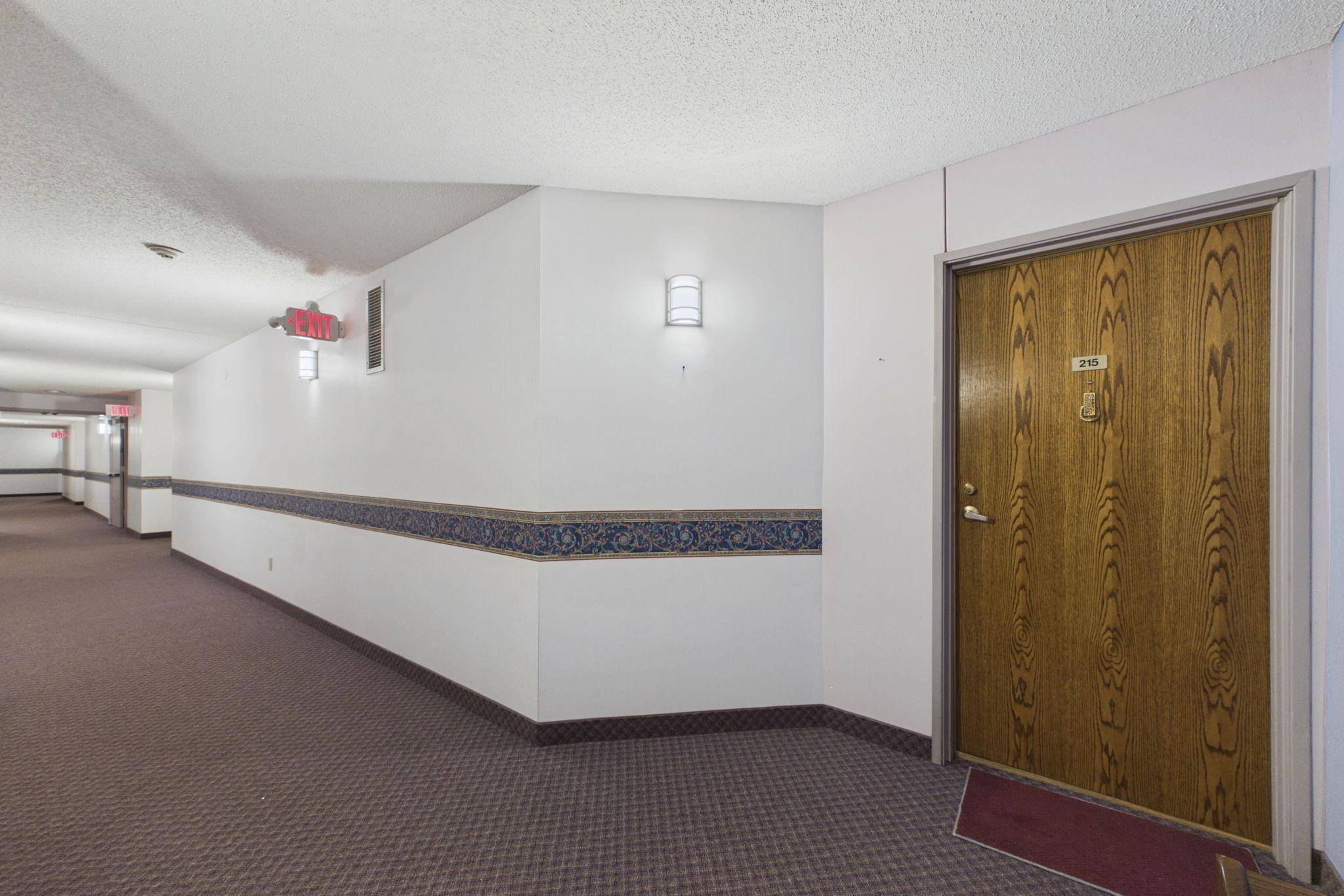 32 11th AVE S #215, Hopkins, MN 55343