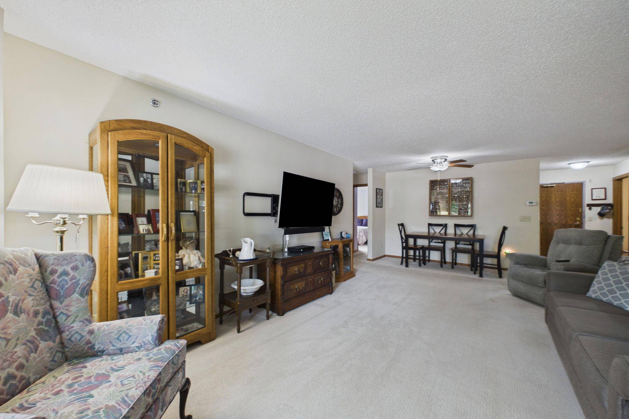 32 11th AVE S #215, Hopkins, MN 55343