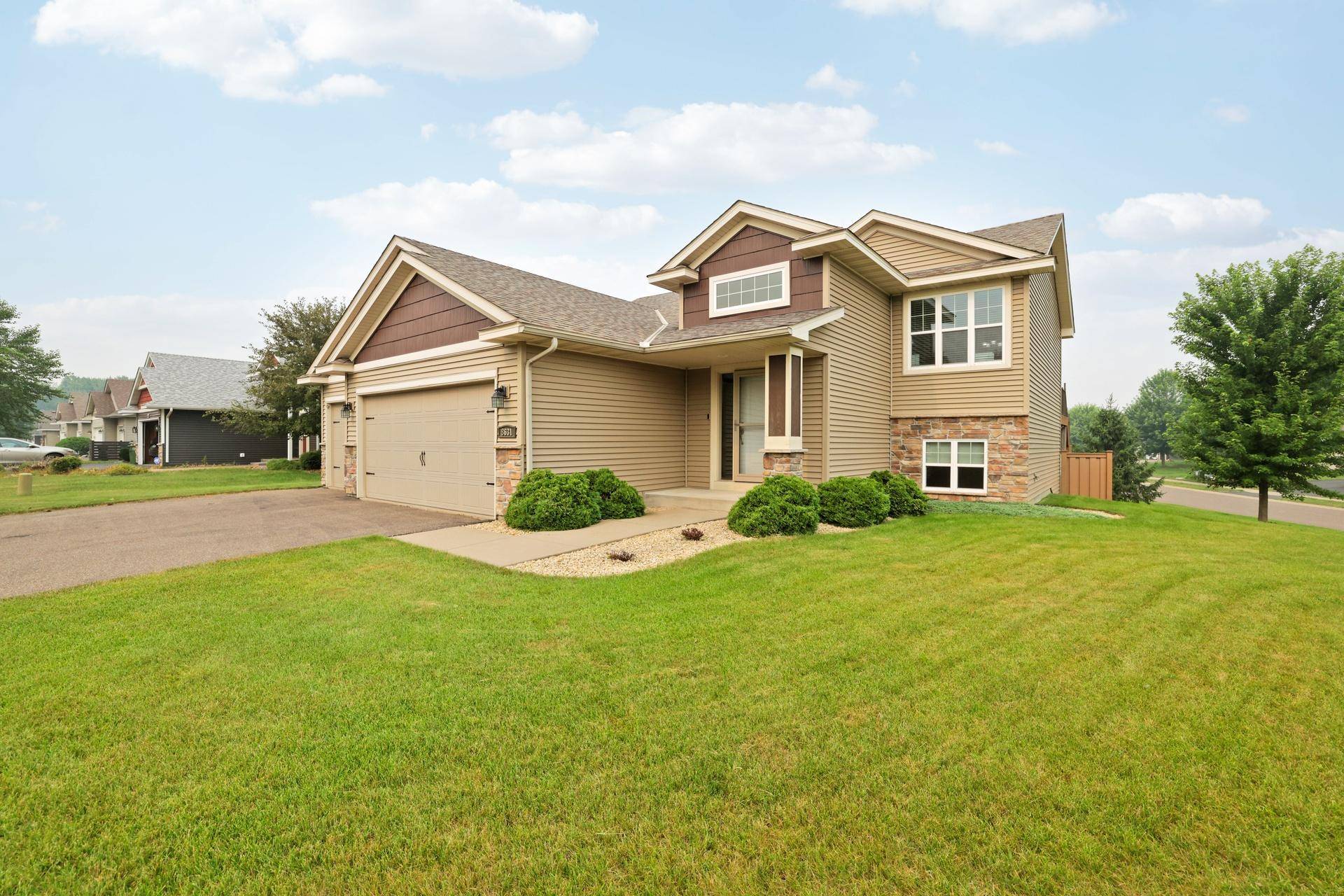 8631 Tessman Farm RD N, Brooklyn Park, MN 55445