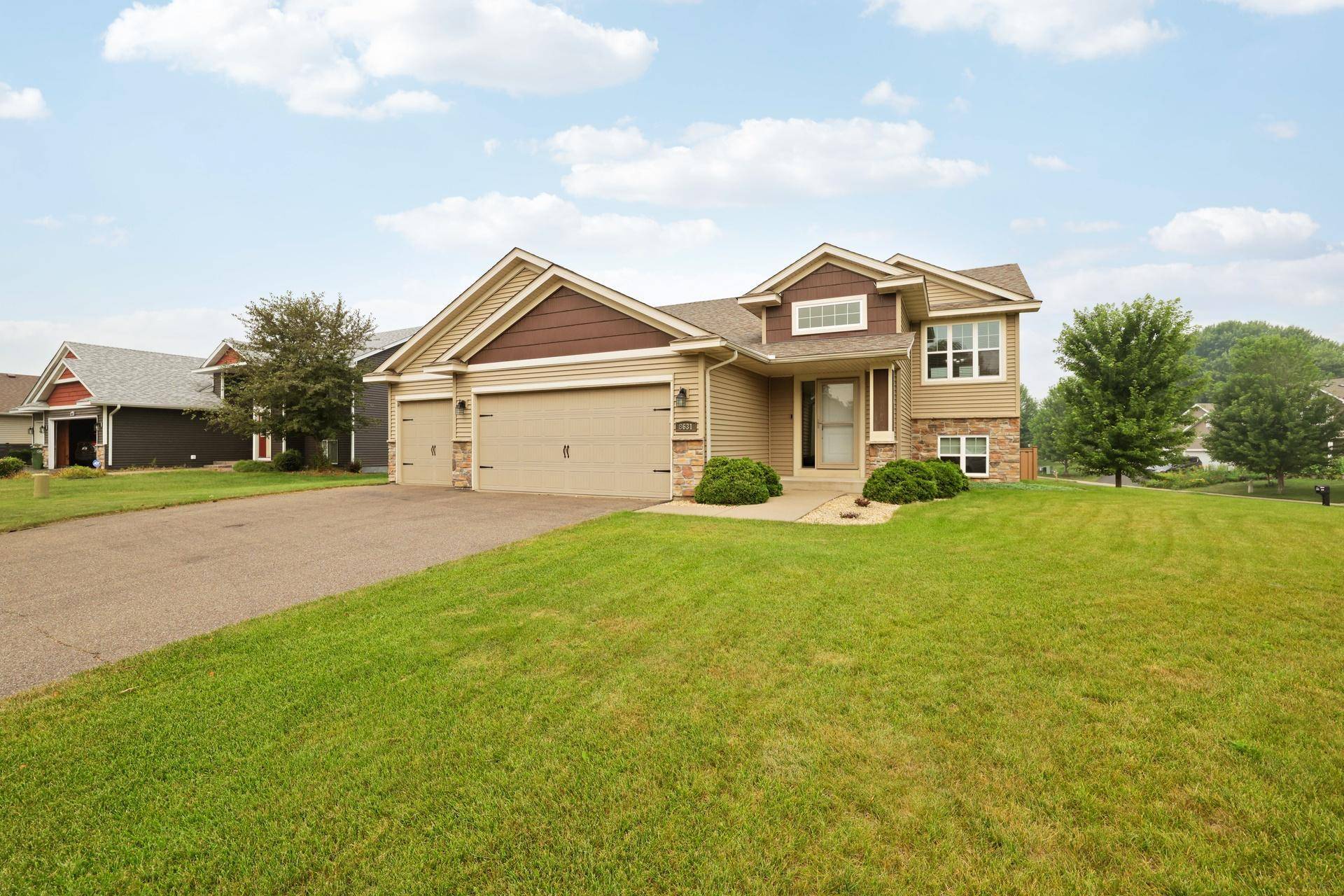 8631 Tessman Farm RD N, Brooklyn Park, MN 55445