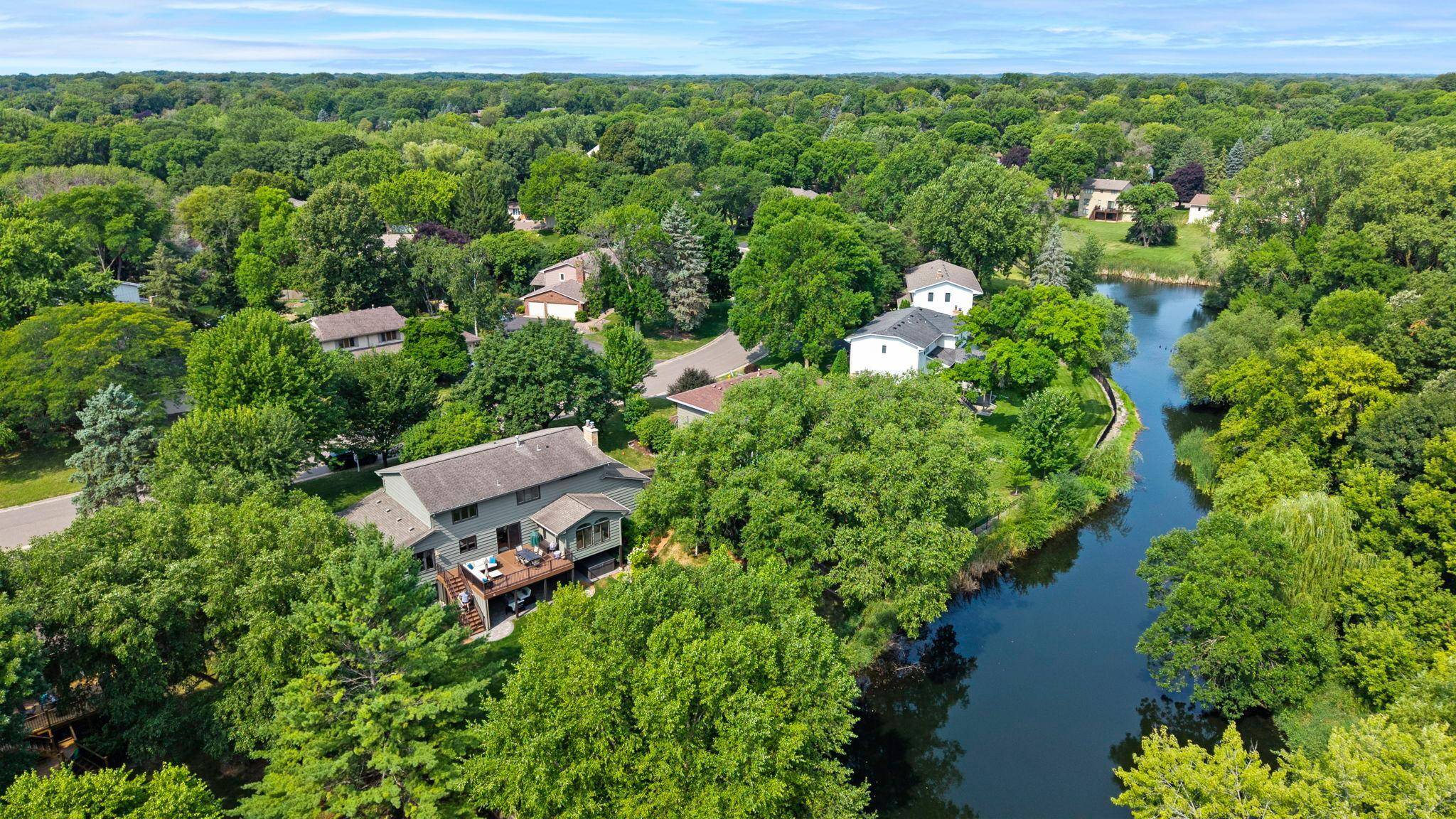 2750 Fountain LN N, Plymouth, MN 55447
