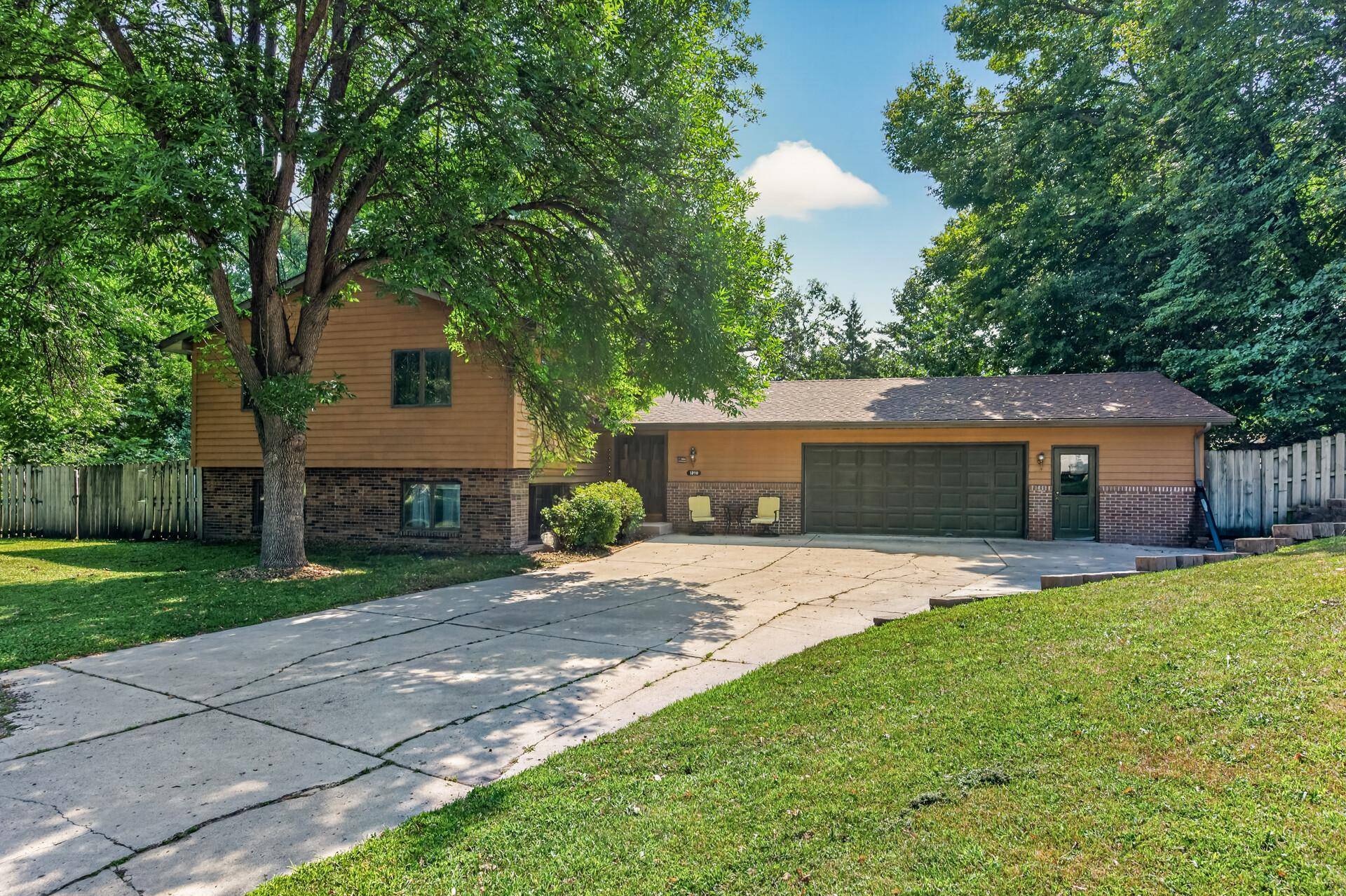 1810 Cedar PL, Buffalo, MN 55313