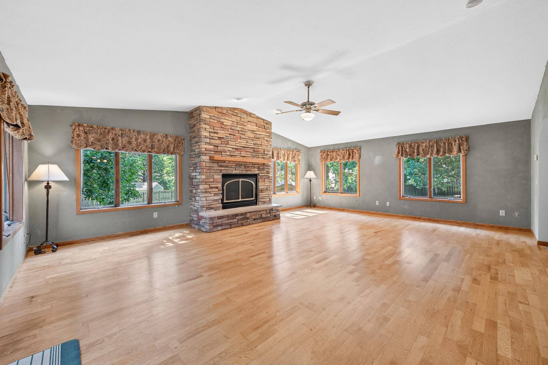 1810 Cedar PL, Buffalo, MN 55313