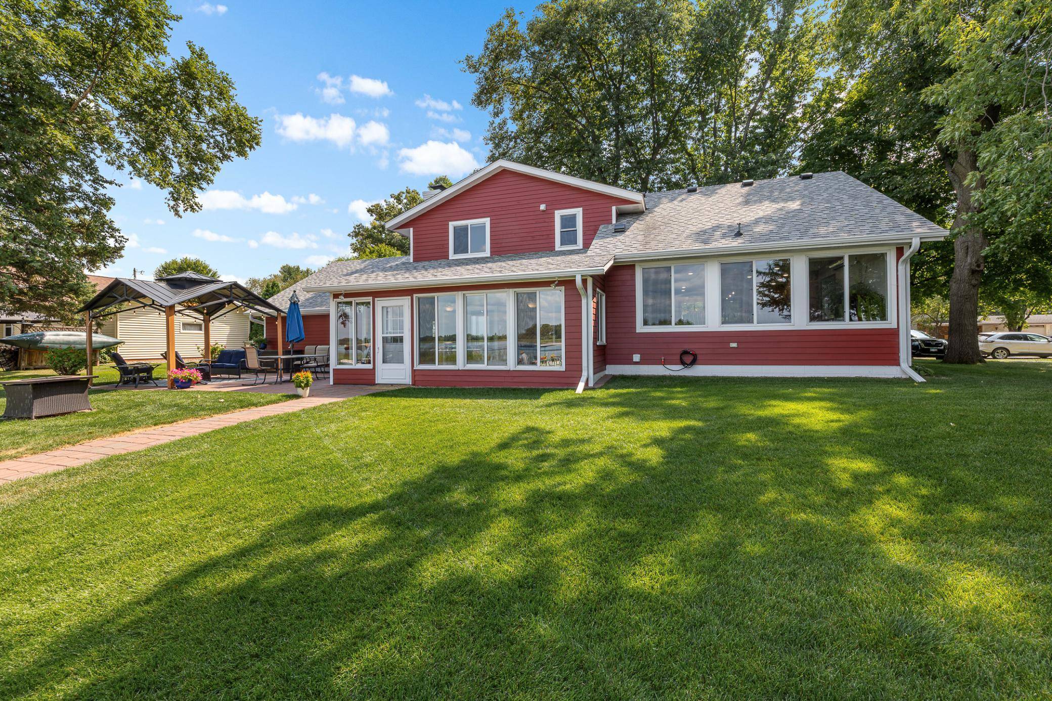 969 Hamlet DR N, Avon, MN 56310
