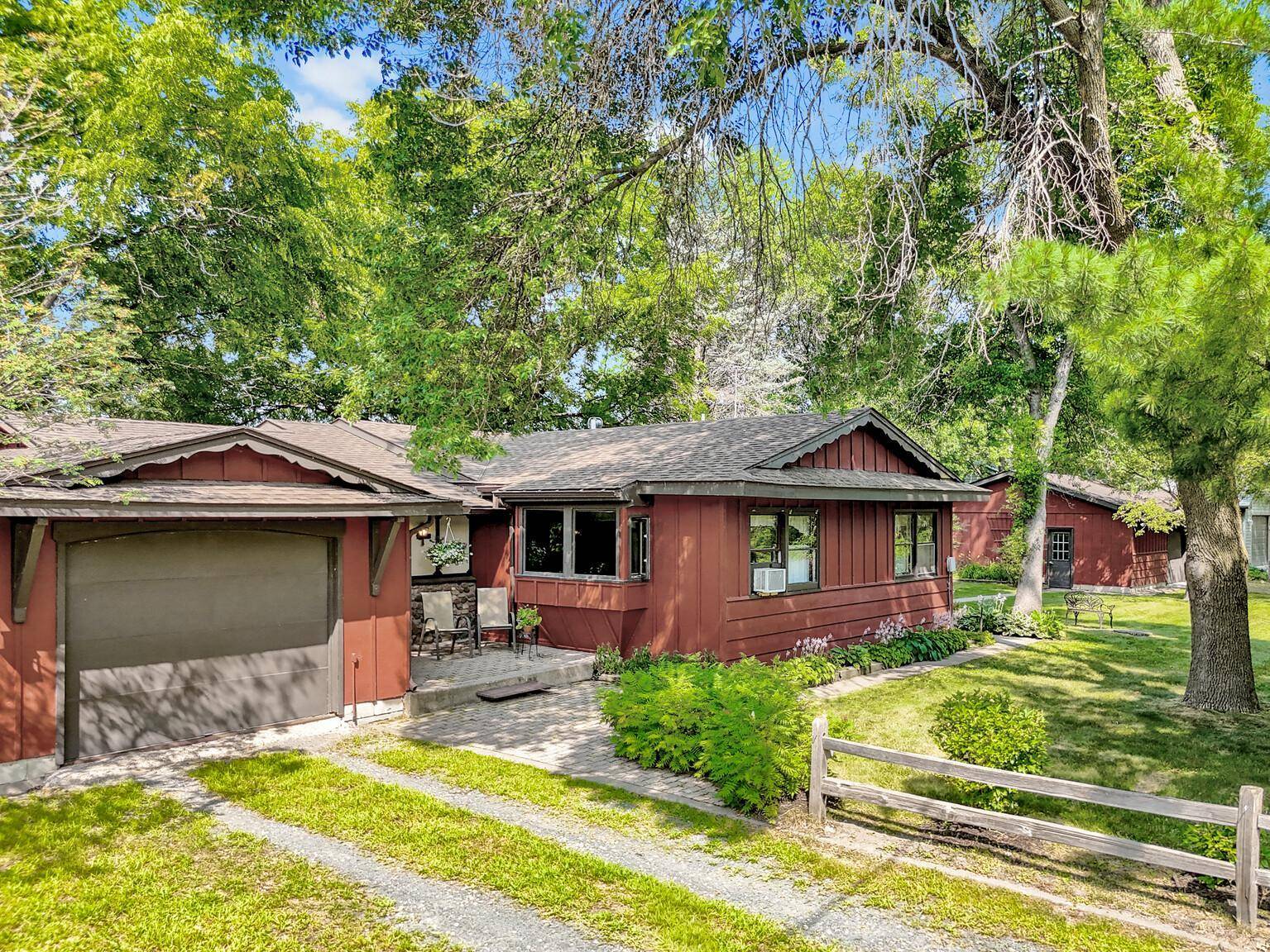 27640 Millicent LN, Chisago City, MN 55013