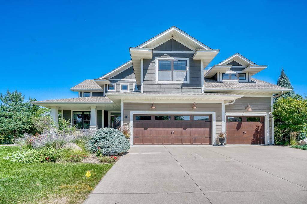 5612 Edgewater DR, Savage, MN 55378