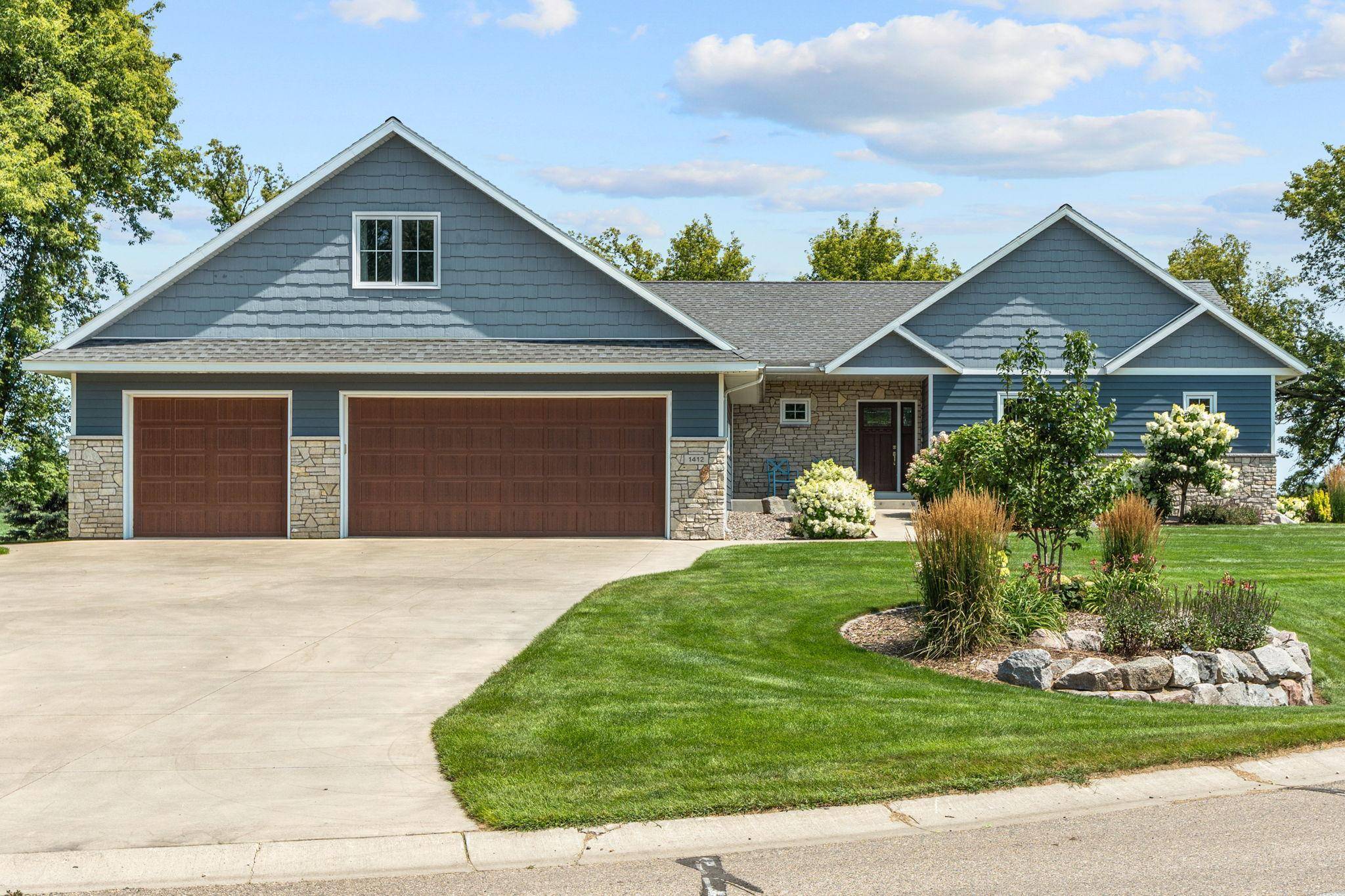 1412 Fairacre LN SW, Willmar, MN 56201