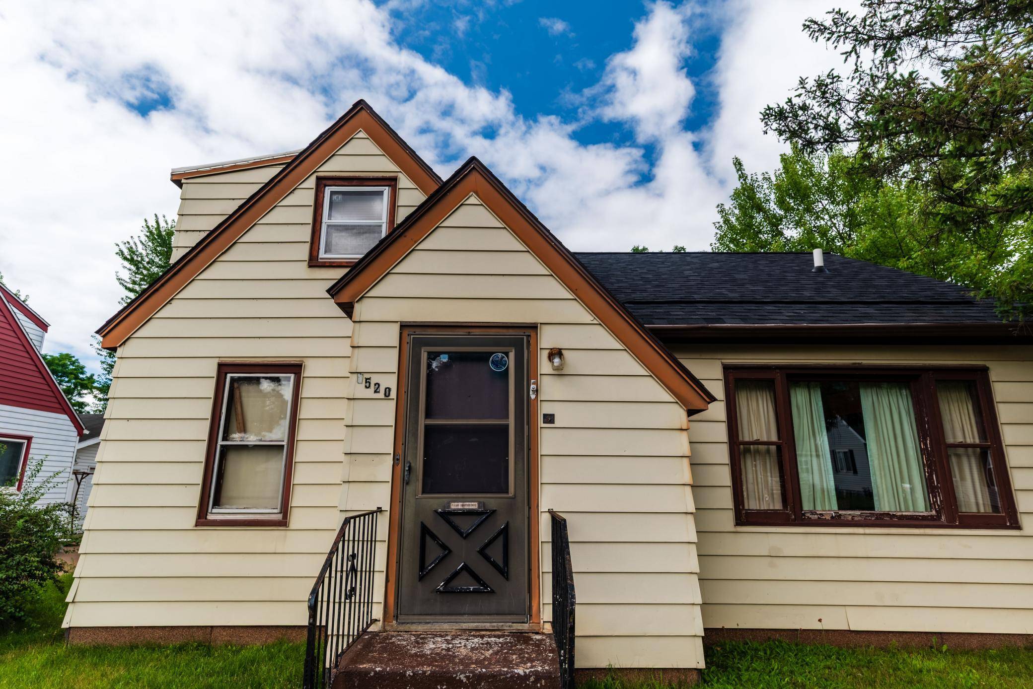 1520 9th ST, Eau Claire, WI 54703