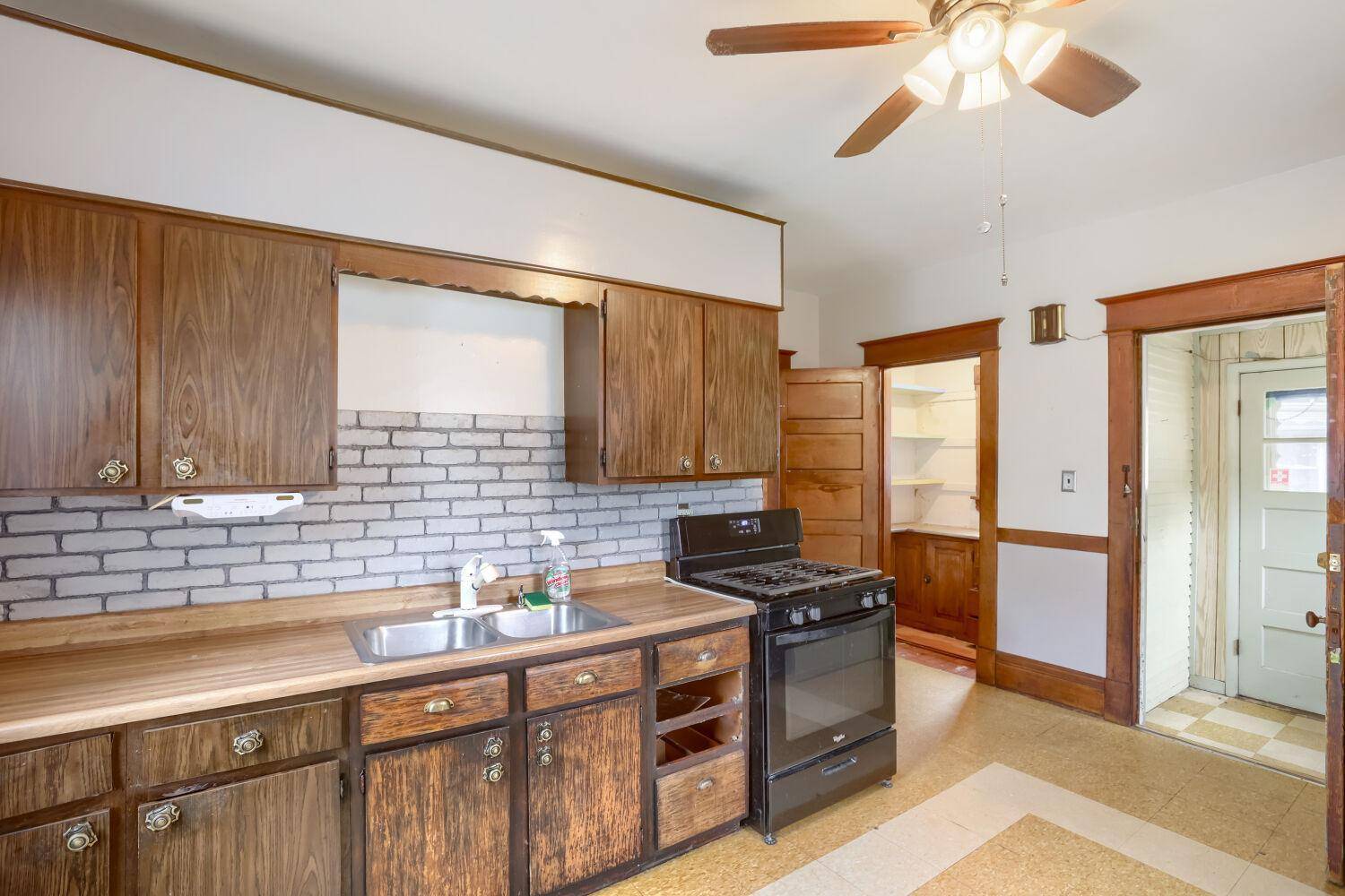 409 View ST, Saint Paul, MN 55102