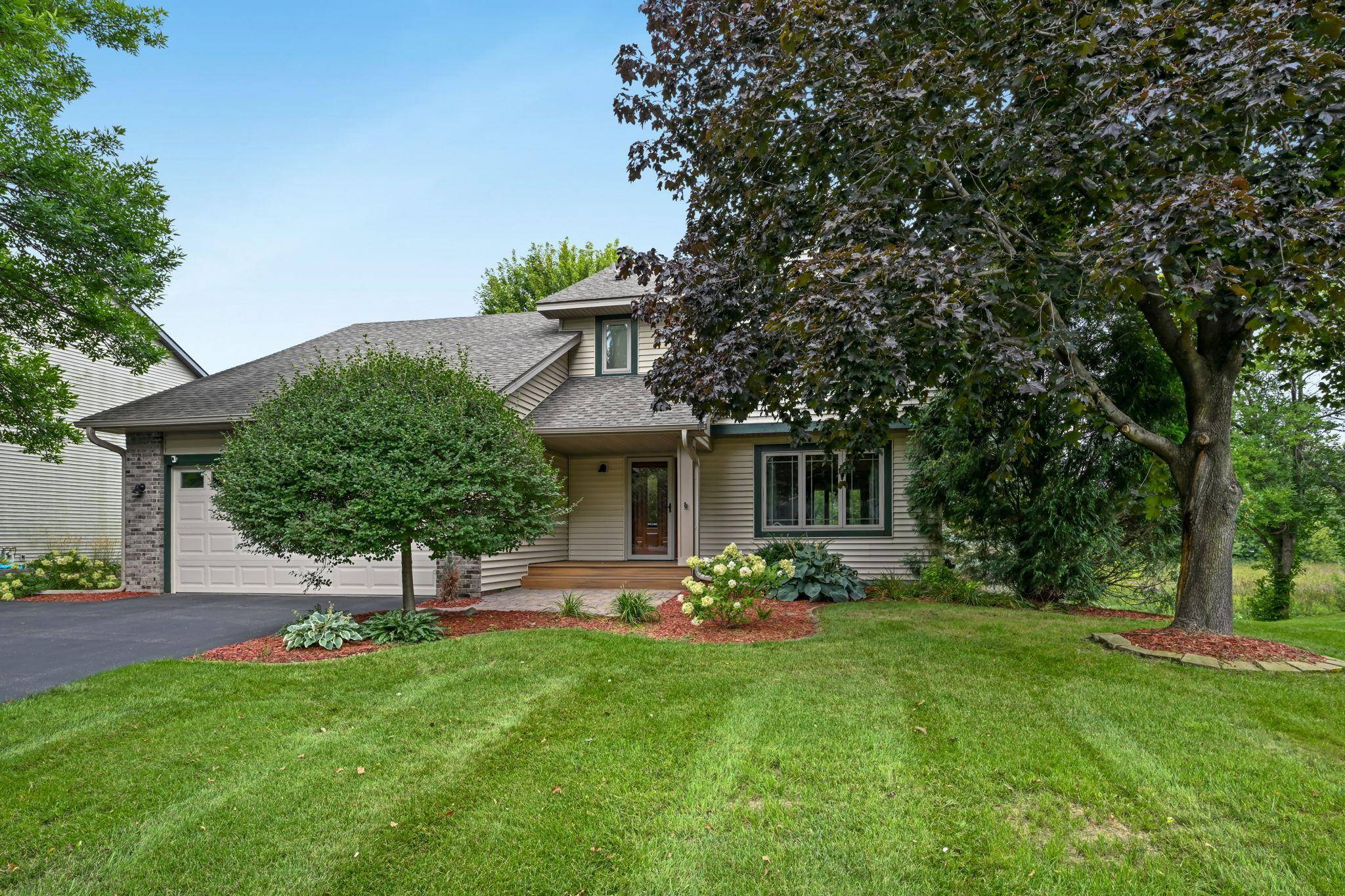 8400 W Lake DR, Chanhassen, MN 55317