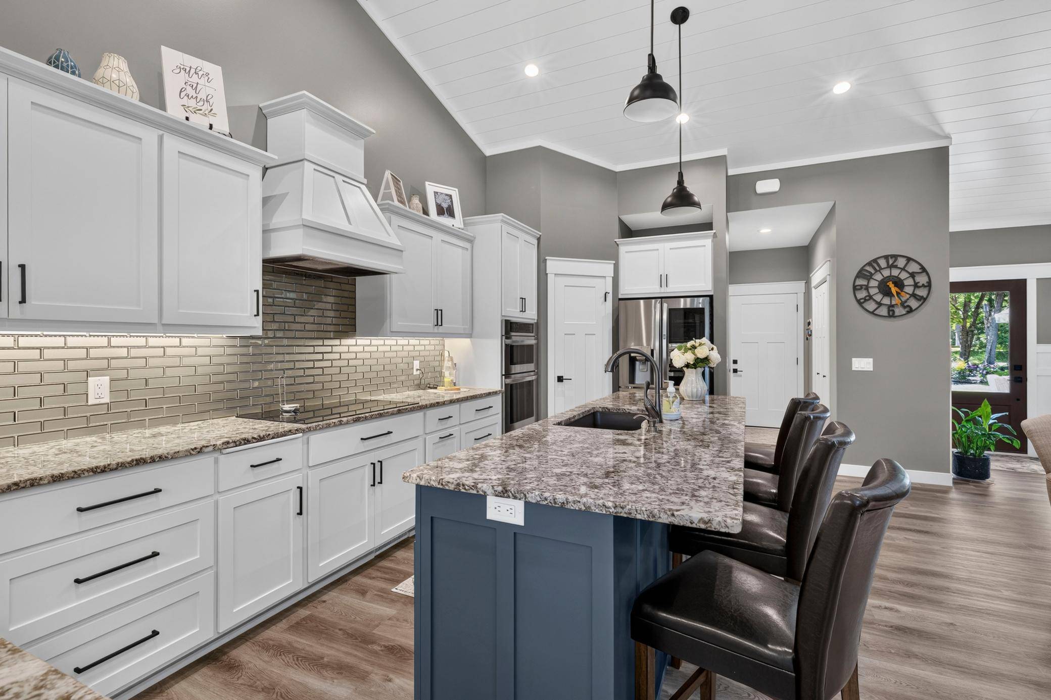 8296 Eagle LN, Pequot Lakes, MN 56472