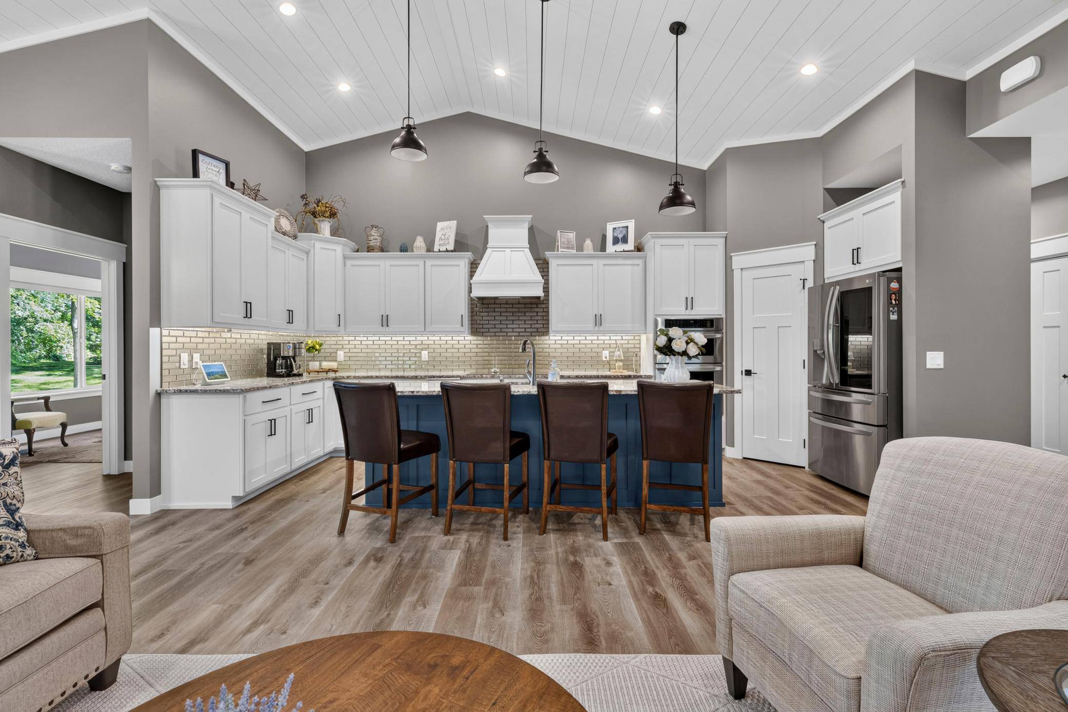 8296 Eagle LN, Pequot Lakes, MN 56472
