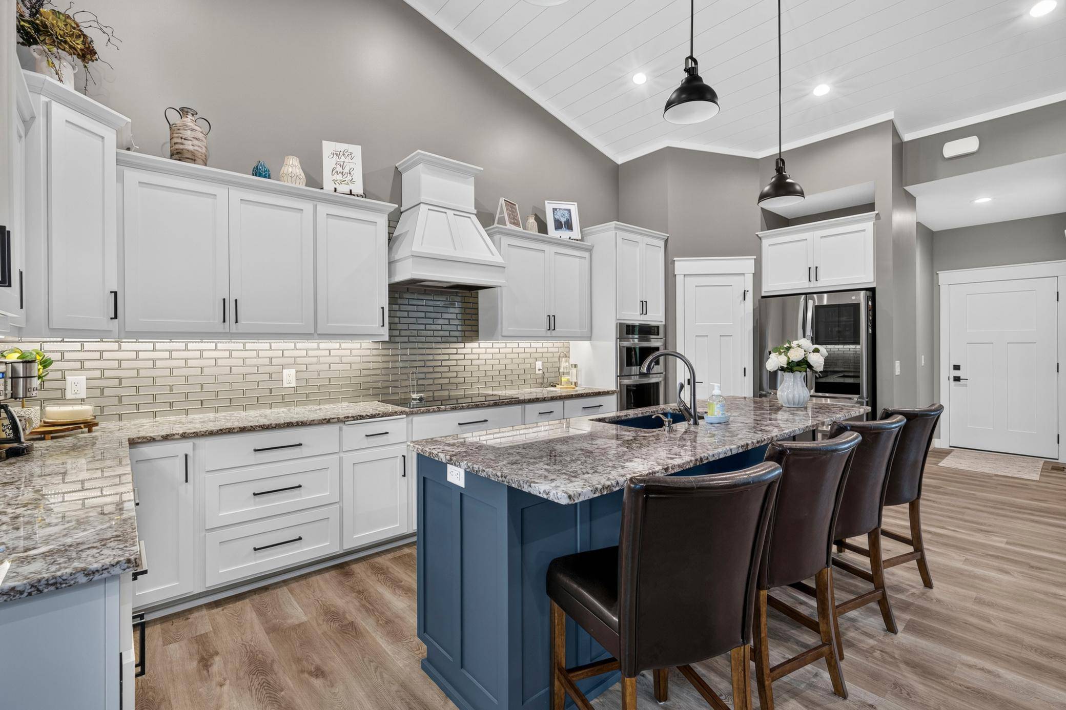 8296 Eagle LN, Pequot Lakes, MN 56472