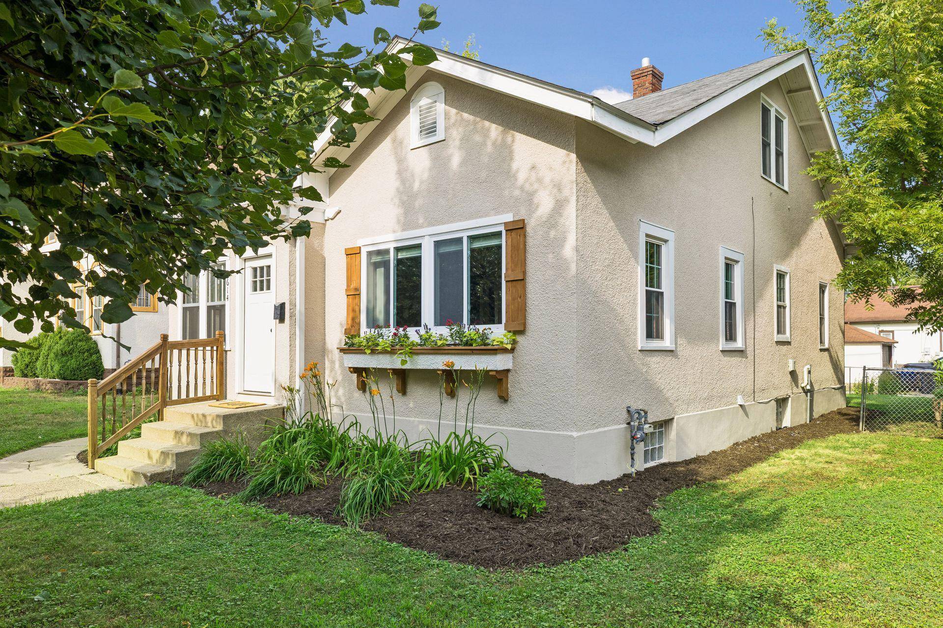 1614 Vincent AVE N, Minneapolis, MN 55411
