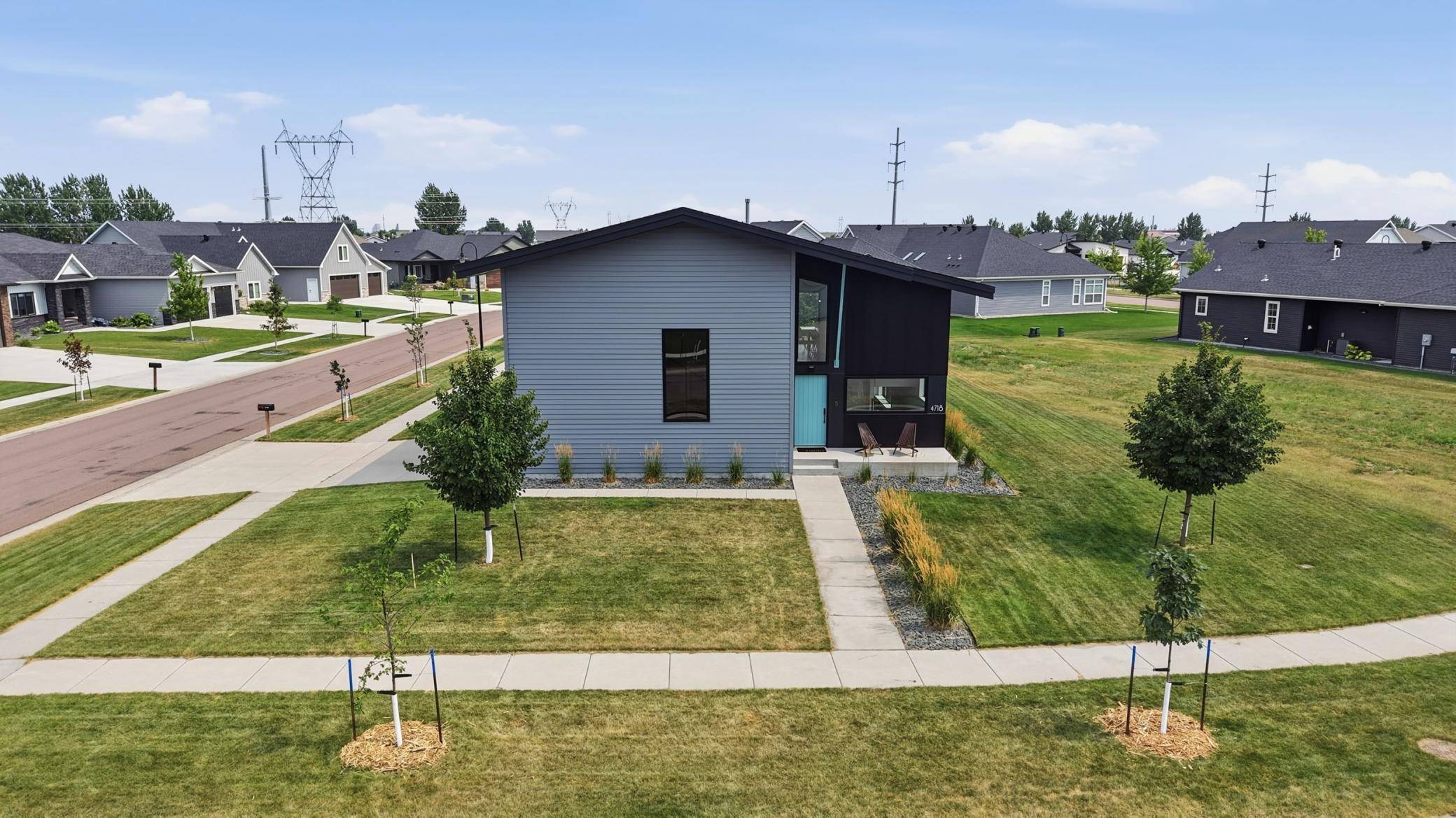 4718 Foxtail LN S, Fargo, ND 58104