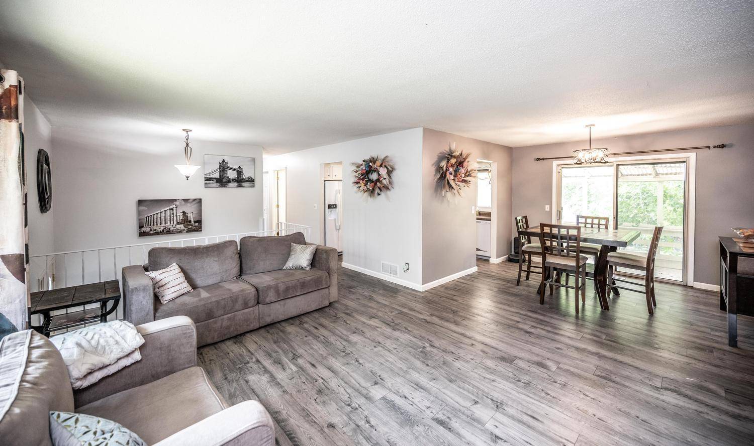 1401 Raleigh DR, Burnsville, MN 55337