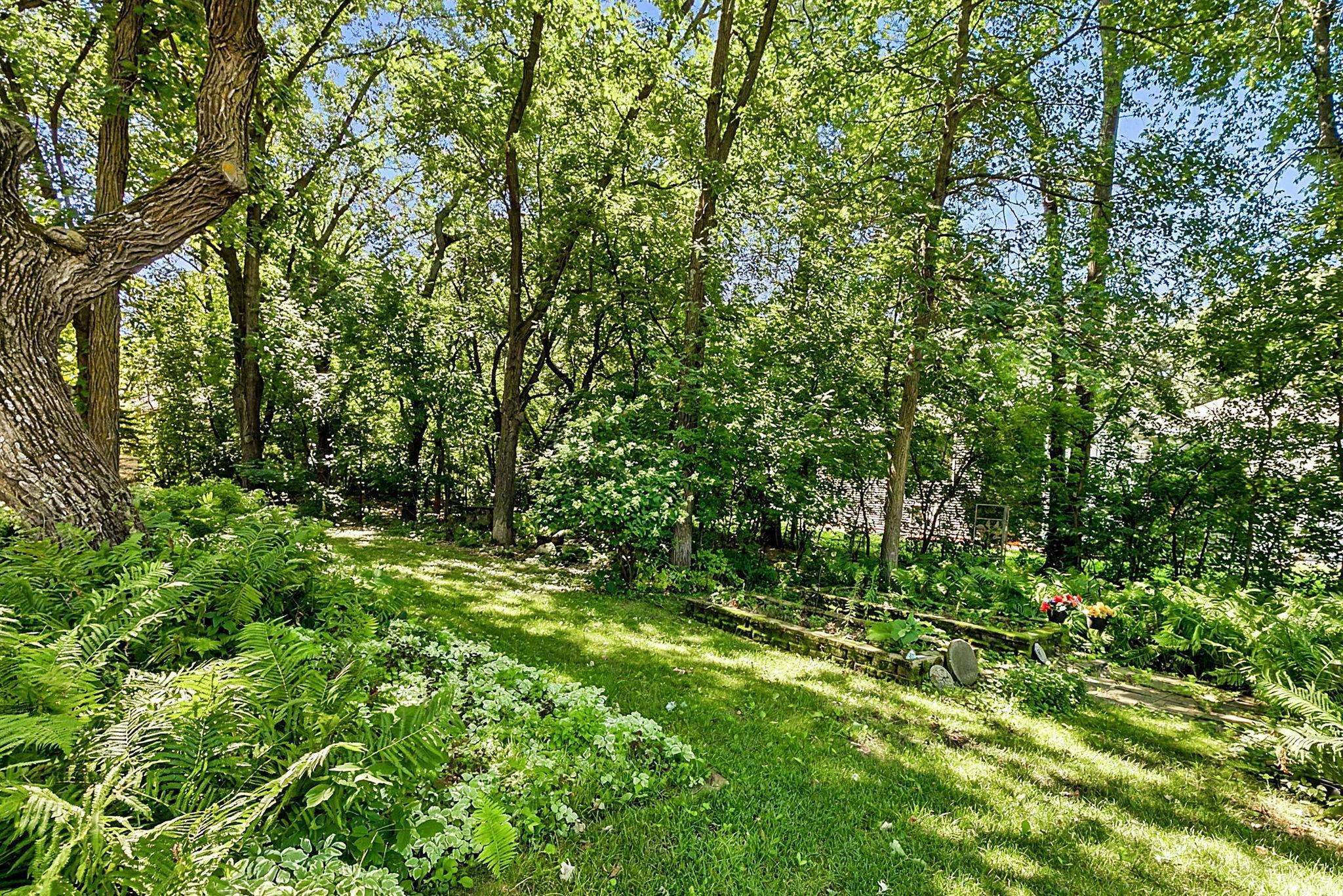 1720 Cherry LN, Saint Cloud, MN 56304