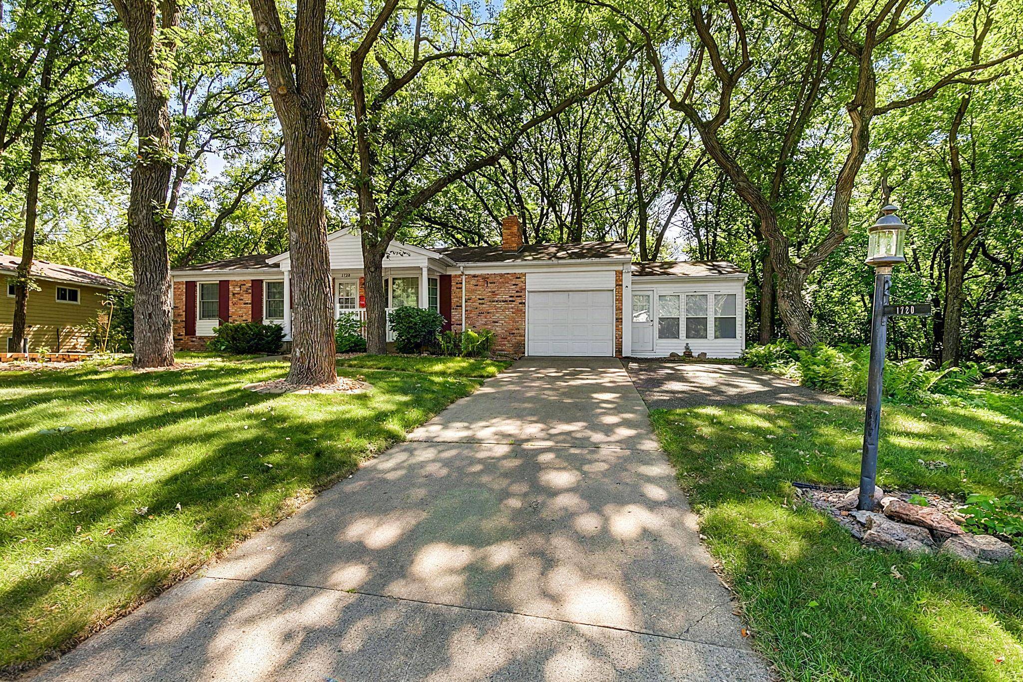 1720 Cherry LN, Saint Cloud, MN 56304