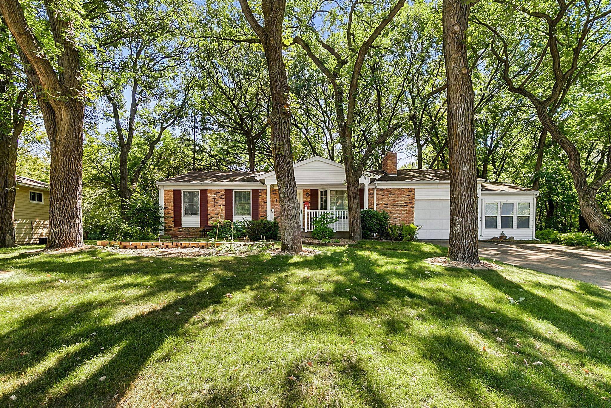 1720 Cherry LN, Saint Cloud, MN 56304