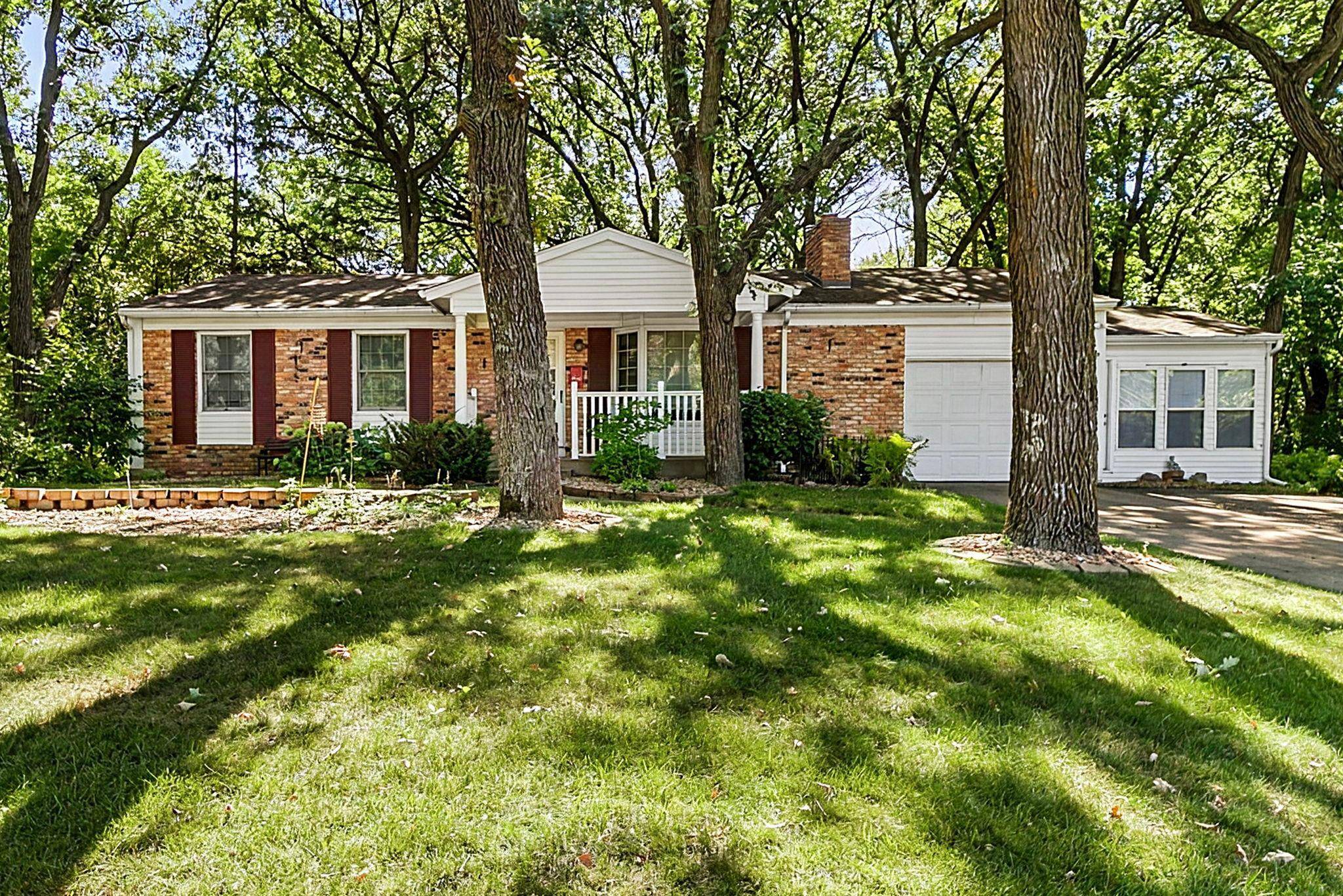 1720 Cherry LN, Saint Cloud, MN 56304