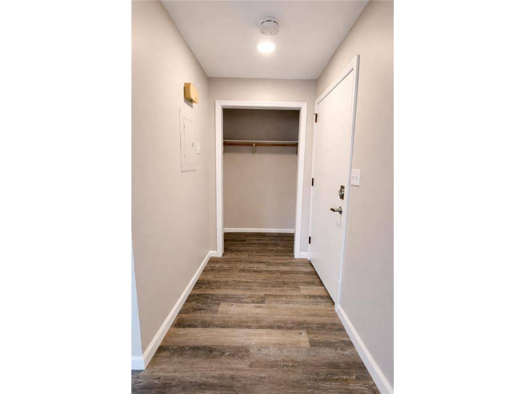 102 Lake AVE S #8, Spicer, MN 56288