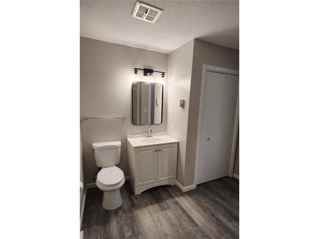 102 Lake AVE S #8, Spicer, MN 56288