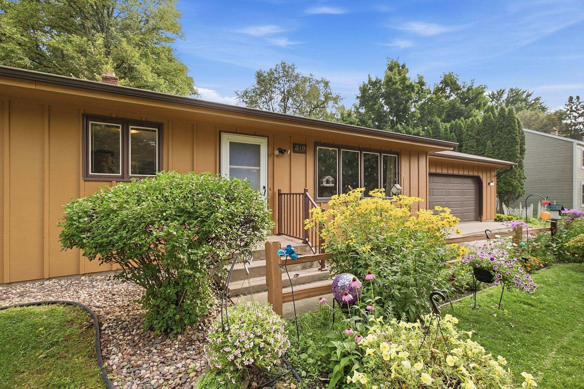 319 Valley ST, Amery, WI 54001