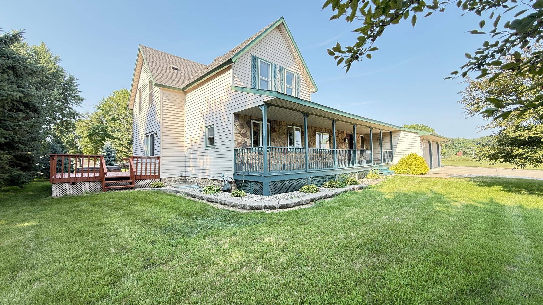 237 E Dahlstrom AVE, Appleton, MN 56208