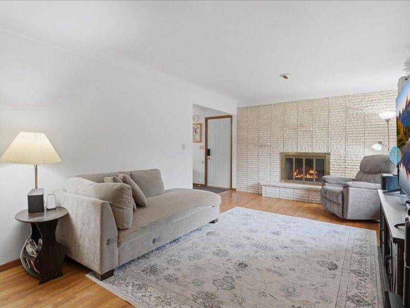 2226 Cardinal PL, Saint Paul, MN 55119
