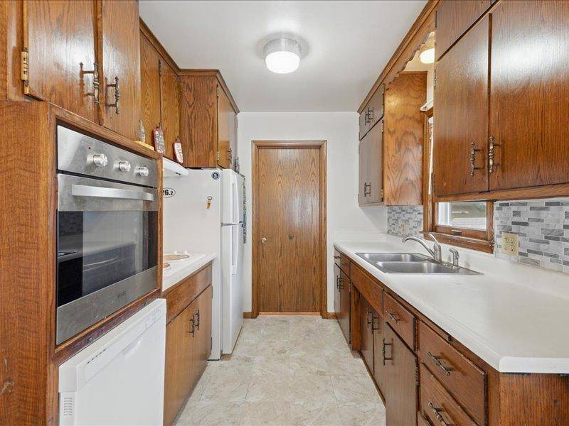 2226 Cardinal PL, Saint Paul, MN 55119