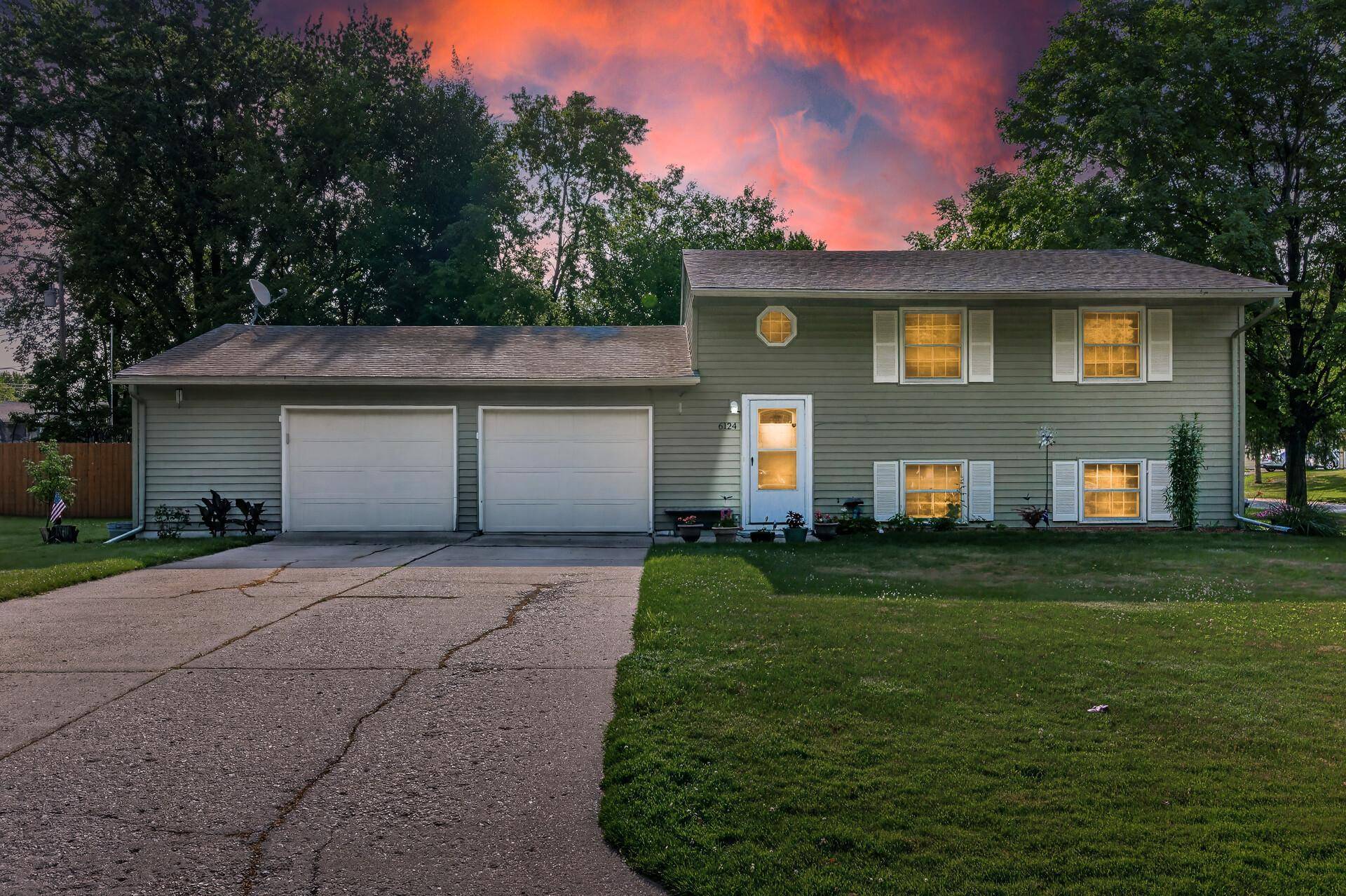 6124 Gettysburg AVE N, New Hope, MN 55428