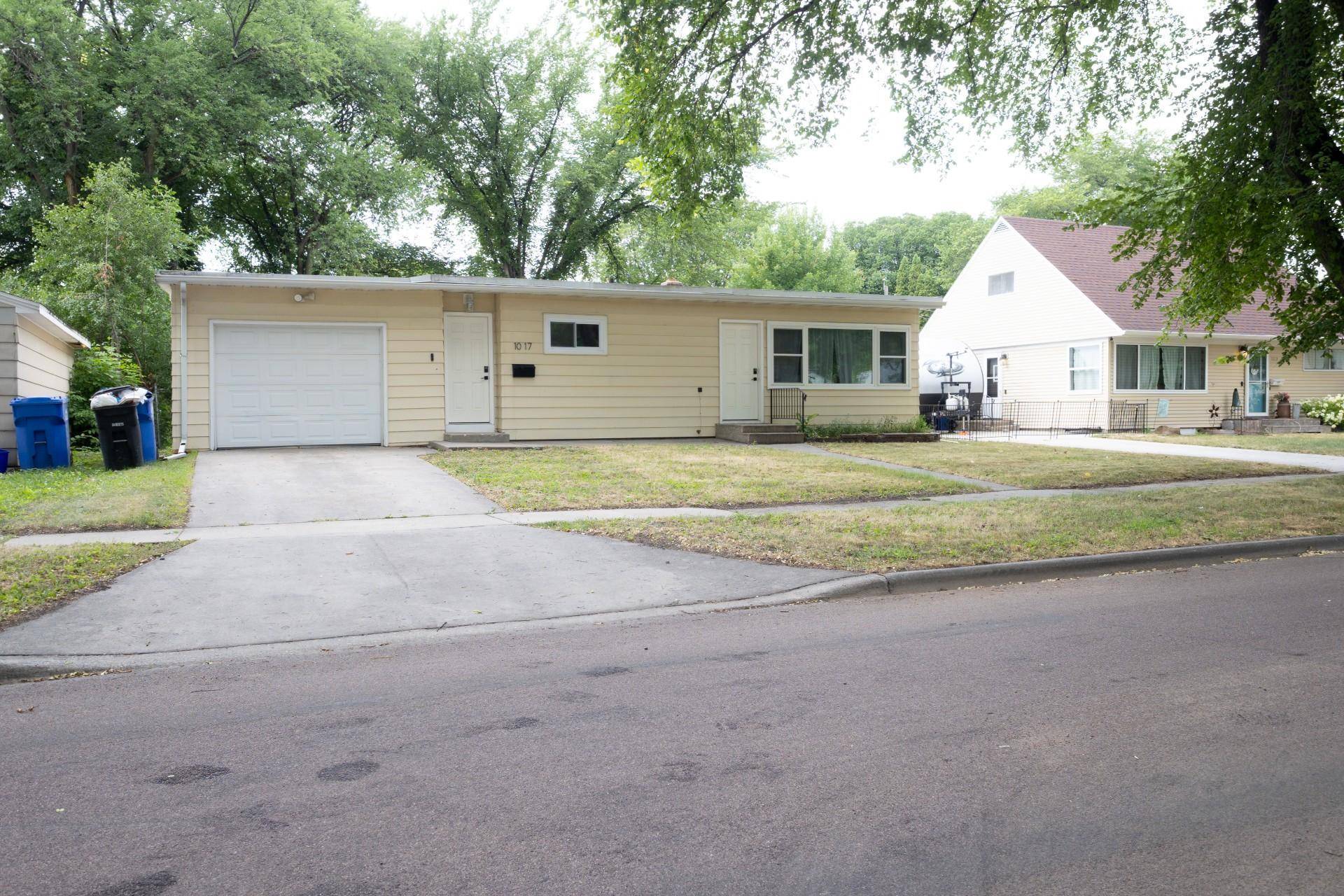 1017 18th ST S, Fargo, ND 58103