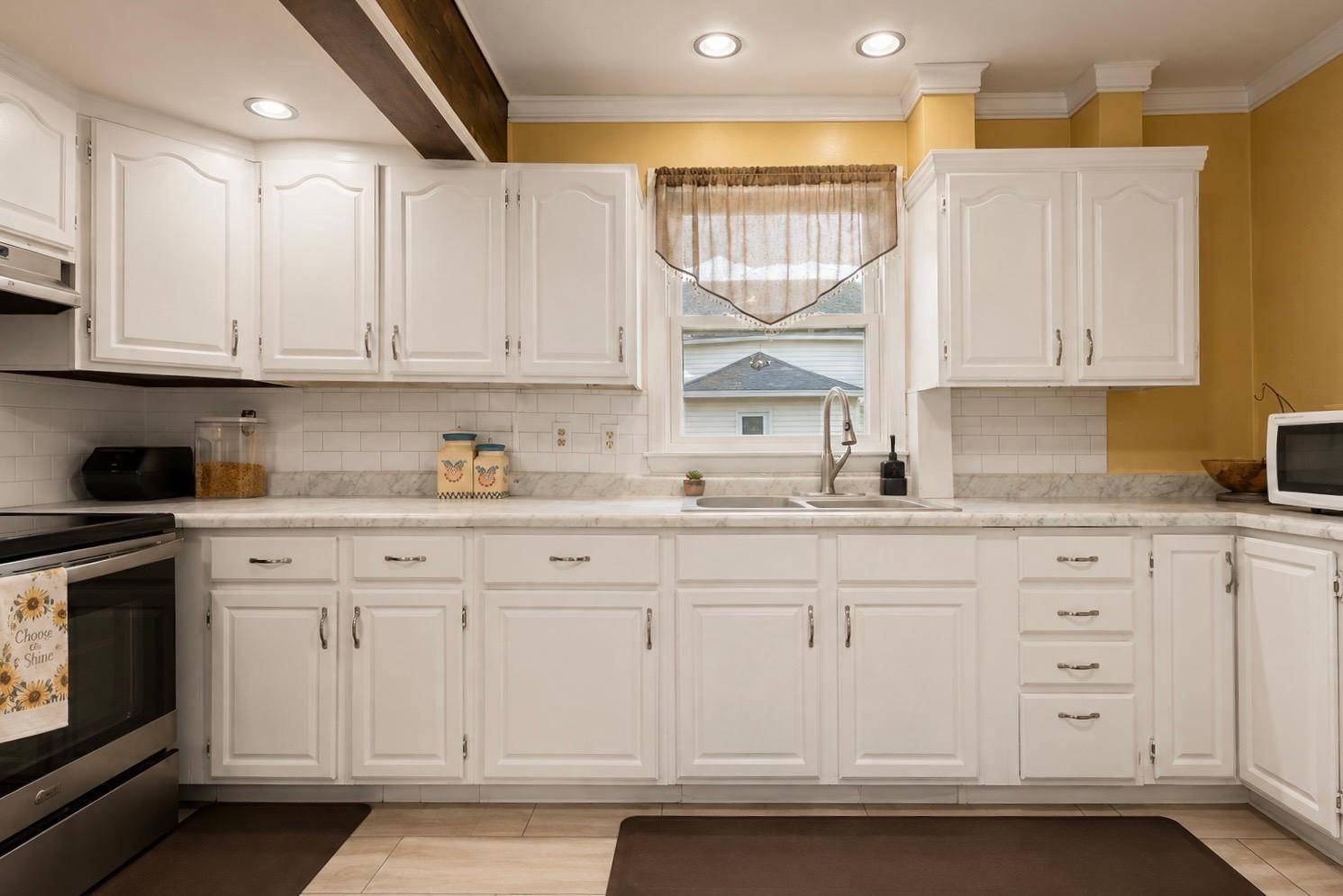 529 9th ST NW, Willmar, MN 56201
