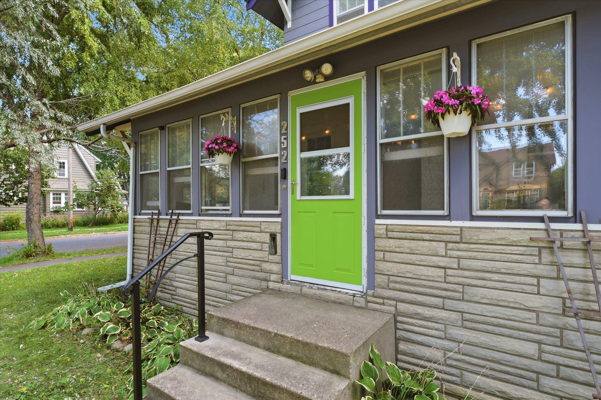 252 Stevens ST W, Saint Paul, MN 55107