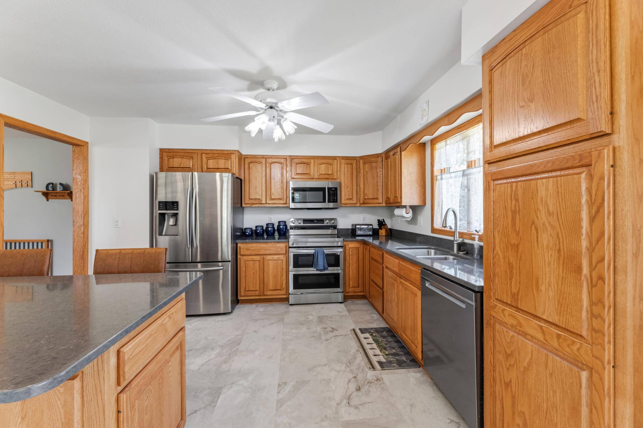 190 Benson DR, Lewiston, MN 55952