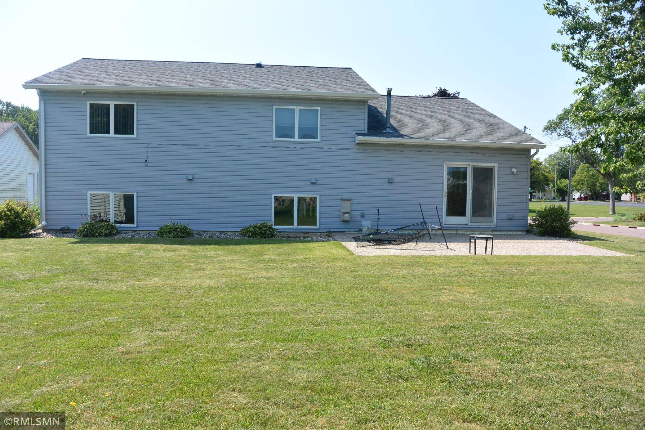 1714 Louden AVE N, Glencoe, MN 55336