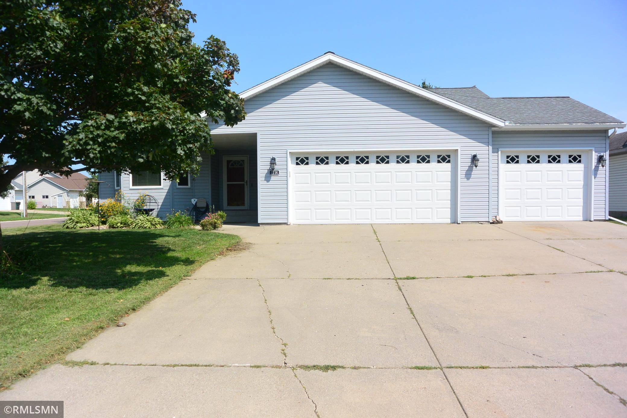 1714 Louden AVE N, Glencoe, MN 55336