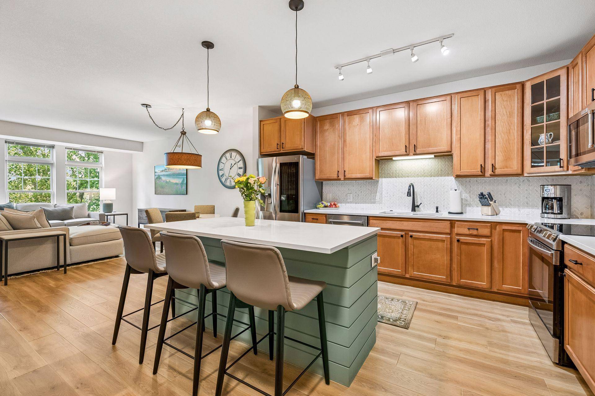 7100 Metro BLVD #415, Edina, MN 55439