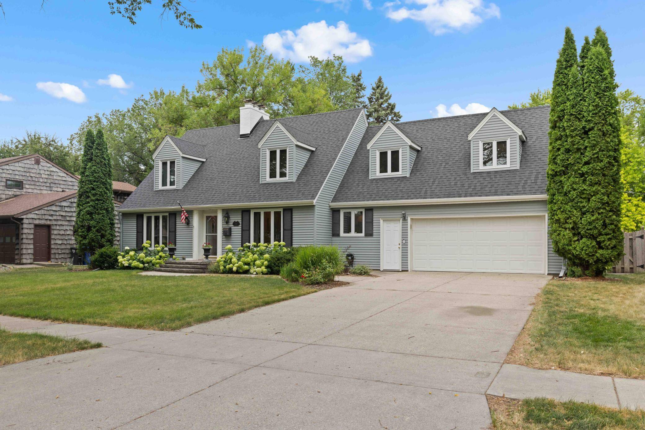 1711 7th ST S, Fargo, ND 58103