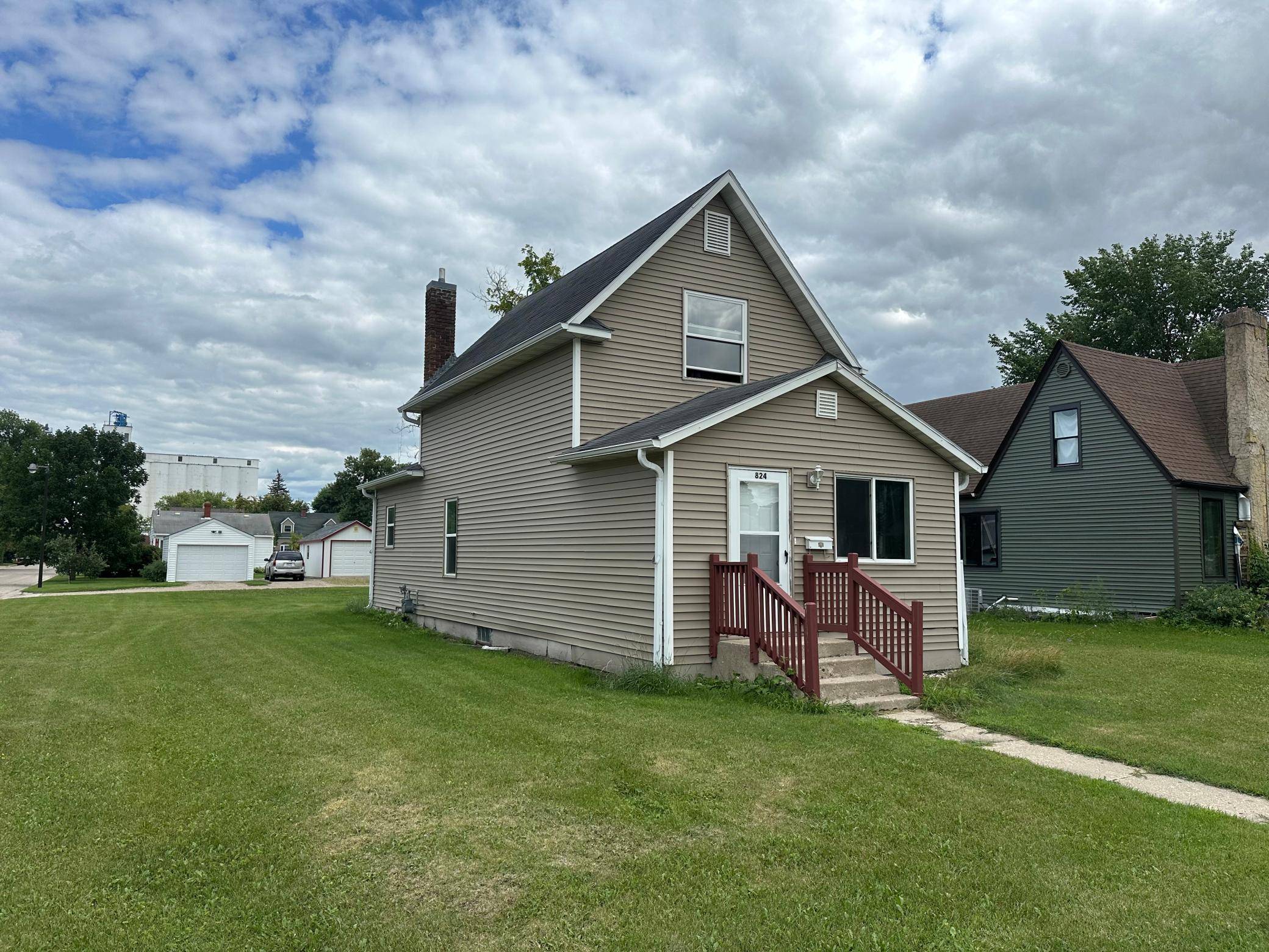 824 Labree AVE N, Thief River Falls, MN 56701