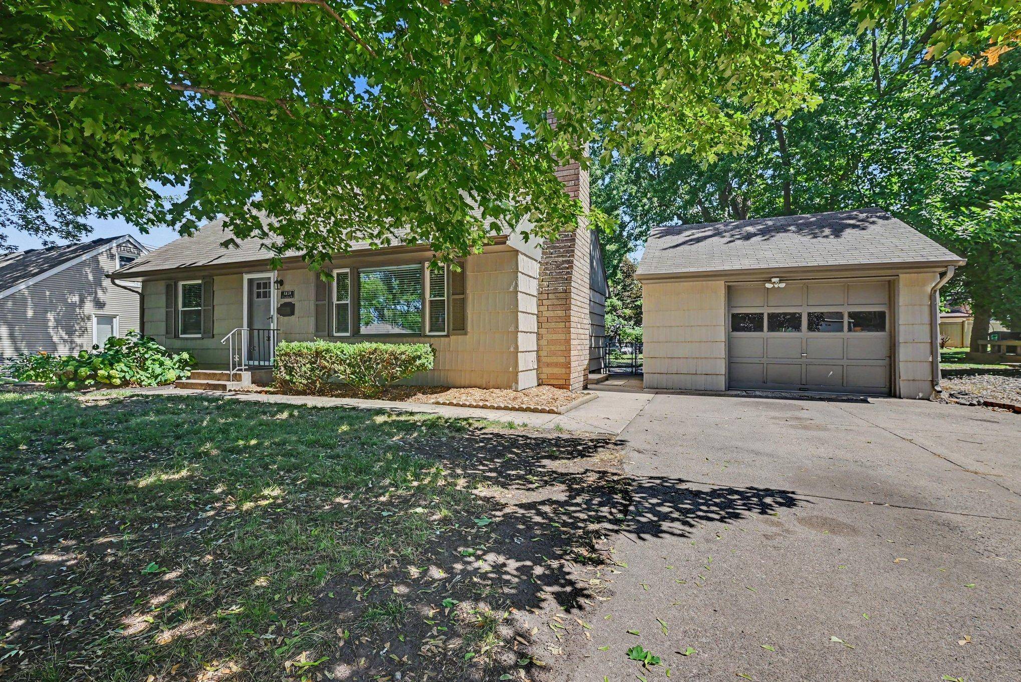 8439 Colfax AVE S, Bloomington, MN 55420