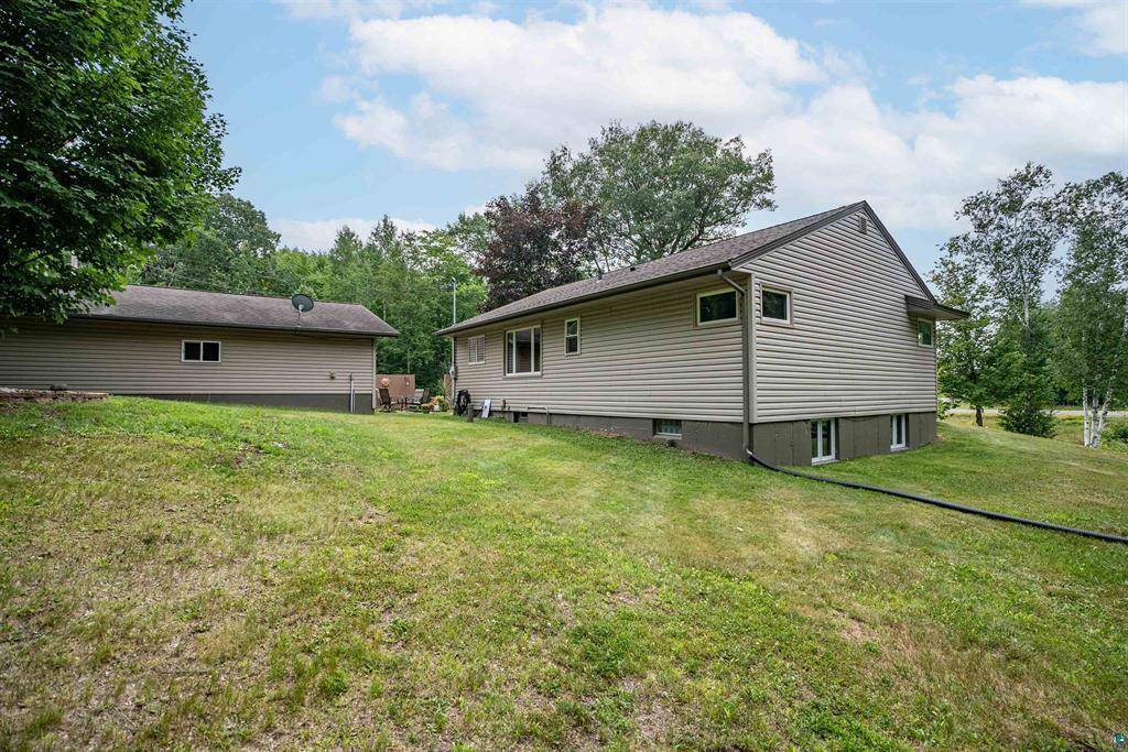 1295 Gault RD, Wrenshall, MN 55797