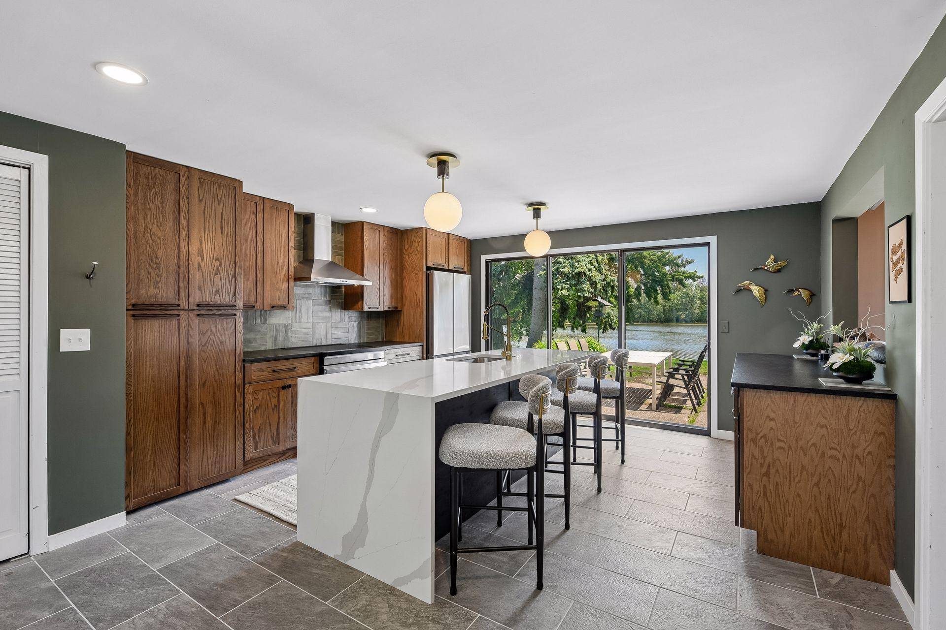 5636 Twin Lake TER N, Crystal, MN 55429
