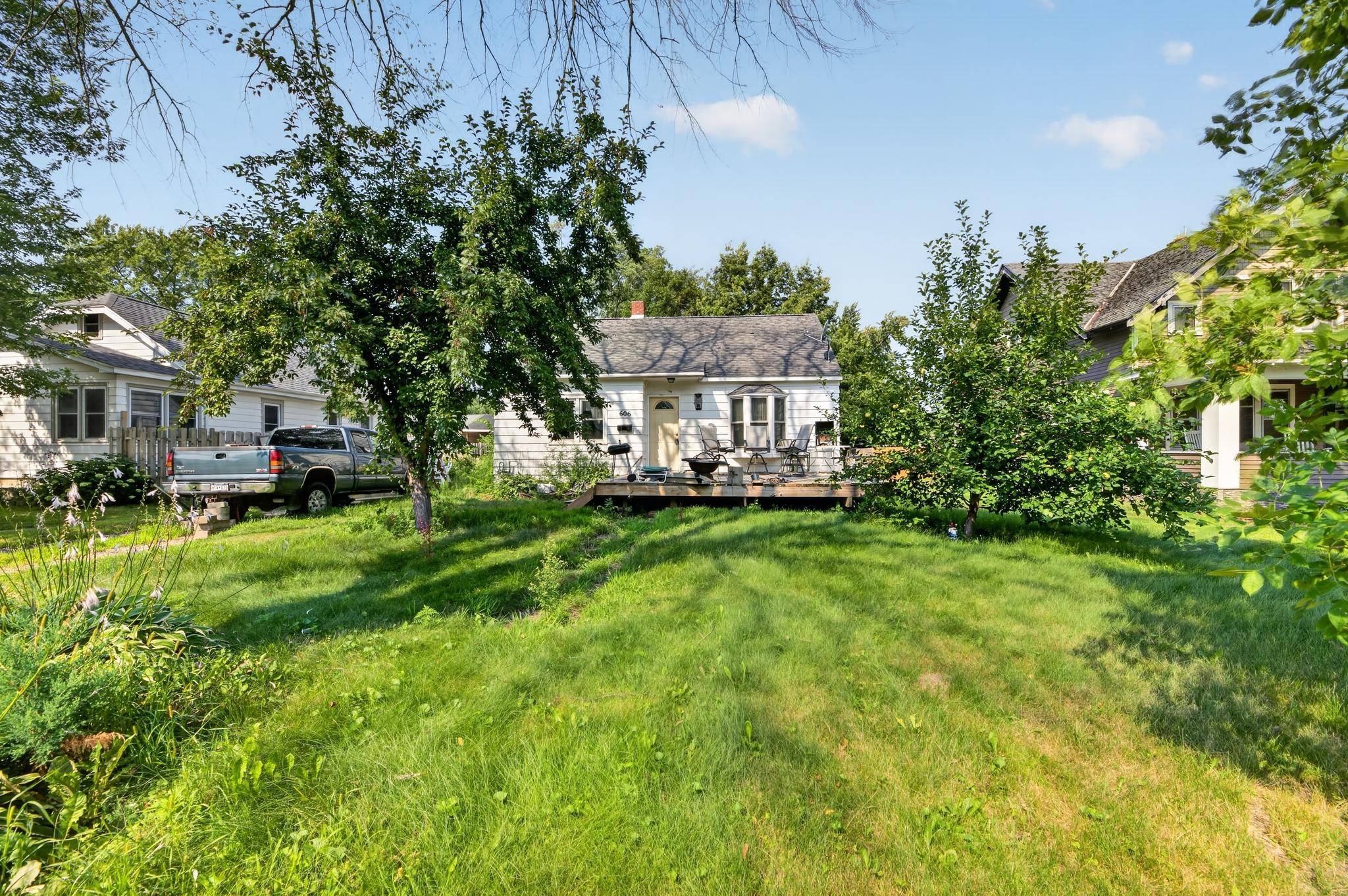 606 S Miller AVE, Litchfield, MN 55355